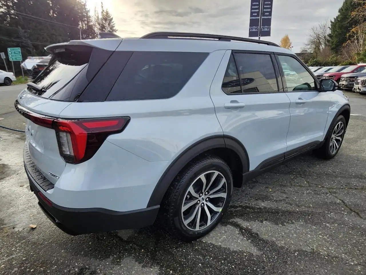 Ford Explorer снимка Ford Explorer