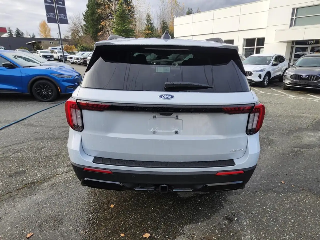 Ford Explorer снимка Ford Explorer
