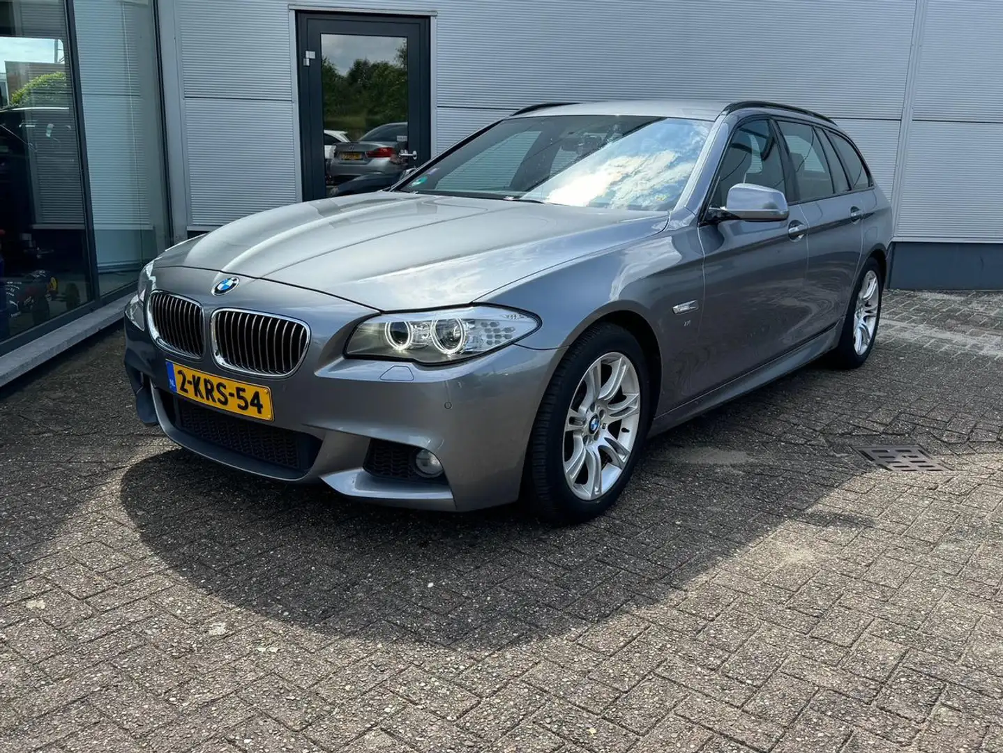 BMW 520 5-SERIE 520D TOURING | AUT8 | M-PAKKET | TREKHAAK Grijs - 1