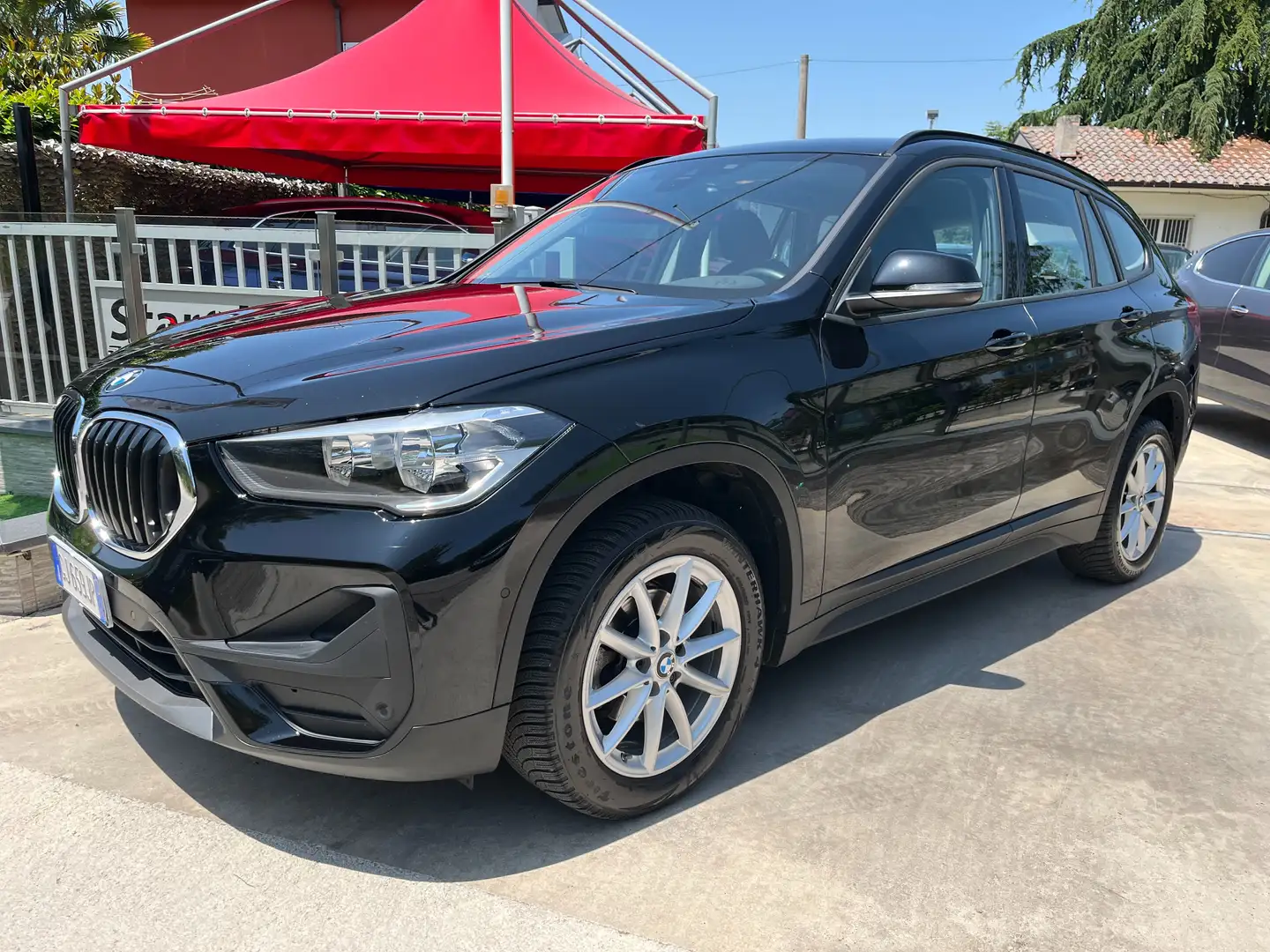 BMW X1 s drive 16d Business Advantage Noir - 1
