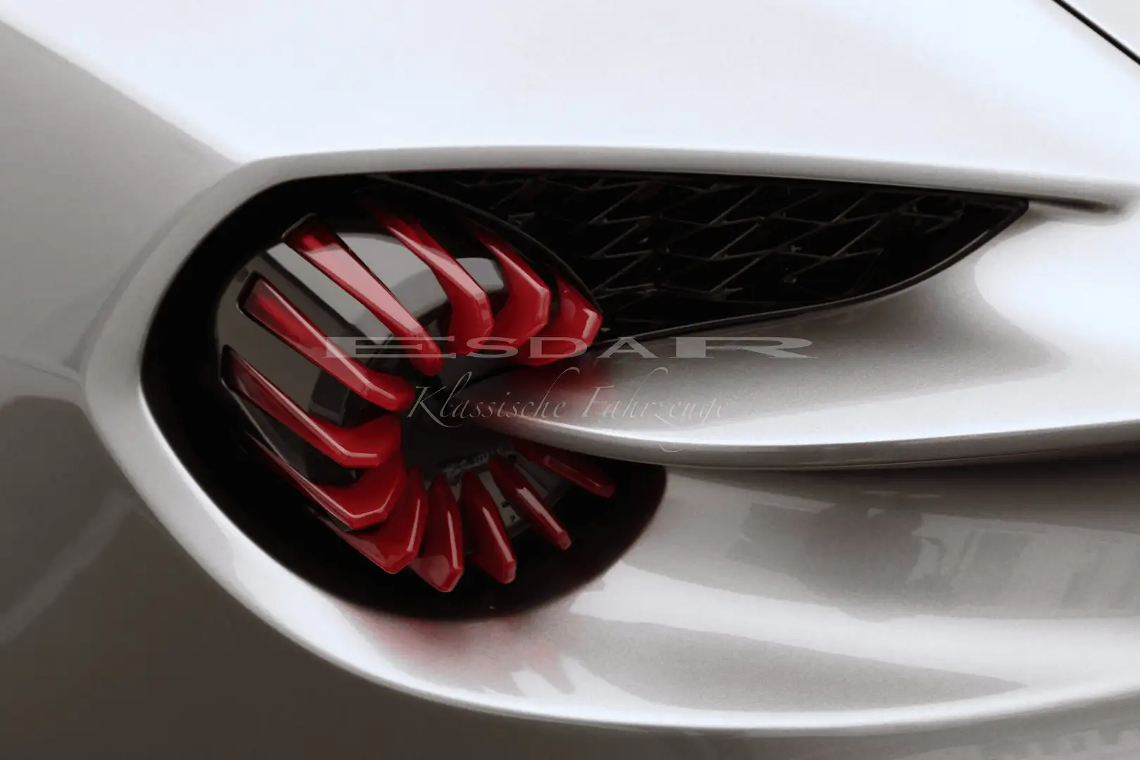 Aston Martin Vanquish Zagato Silber - 2