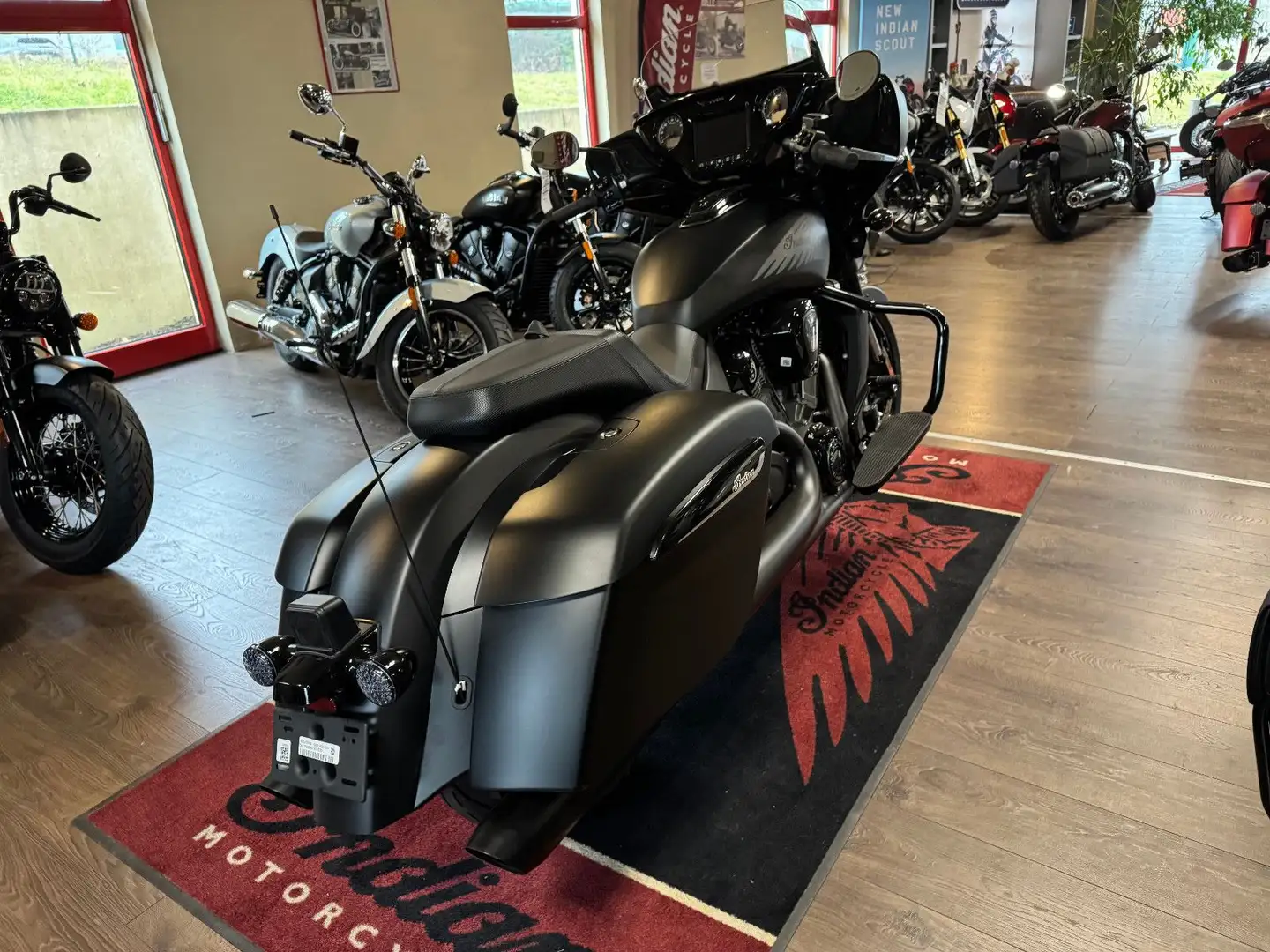 Indian Chieftain Power Plus Dark Horse - 2