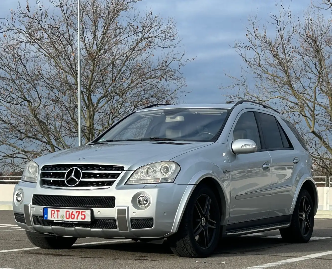 Mercedes-Benz ML 63 AMG Plateado - 1