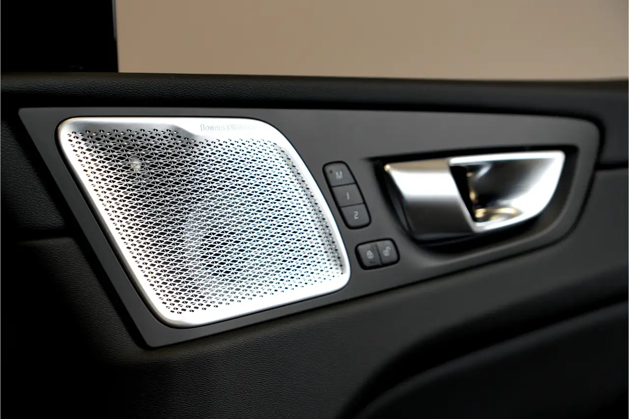 Volvo XC60 2026 — фото 14