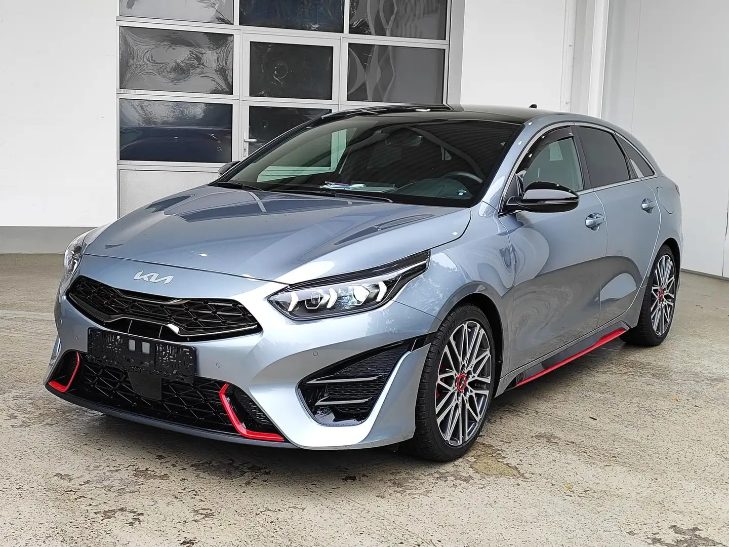 Kia ProCeed / pro_cee'd 1.6 T-GDI DCT GT Bastuck|Pano|Navi|virt.Cock. Silber - 2