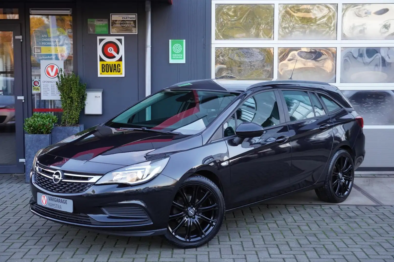 Opel Astra Sports Tourer 1.0 NAP Navi/Airco/Cruise/19inch LM Zwart - 2