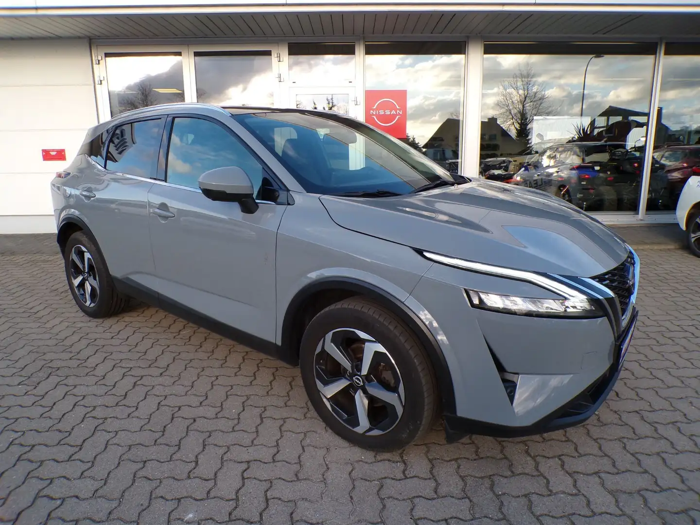 Nissan Qashqai 1.3 DIG-T MHEV N-Connecta NAVI KAMERA SITZHEIZUNG - 1