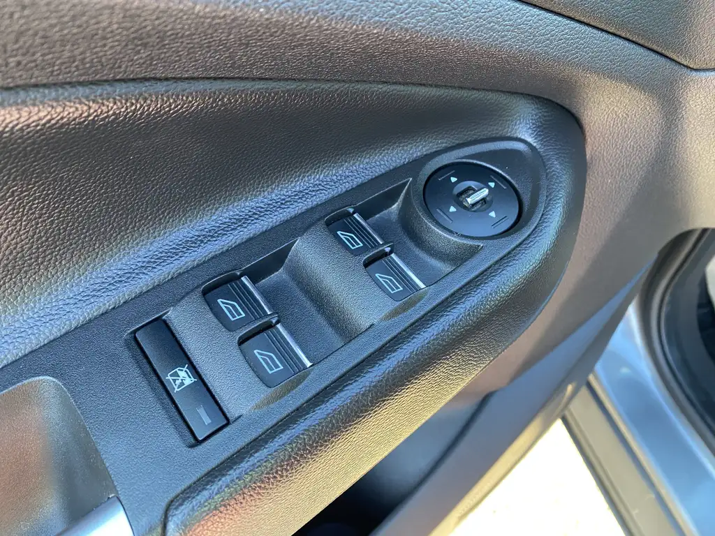 2013 Ford Escape Titanium | Remote Start | Heated Side Mirrors | Du — photo 5