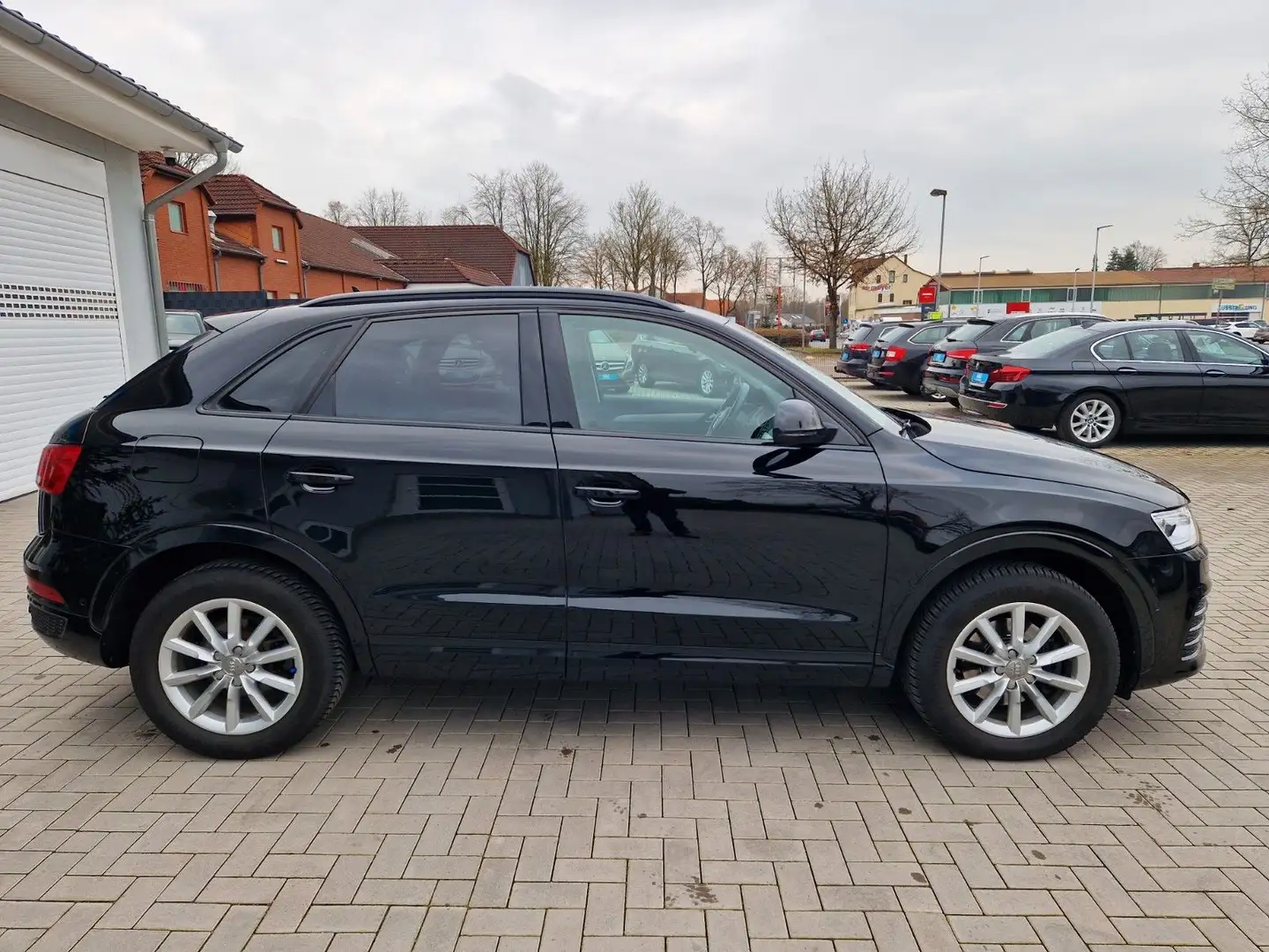 Audi Q3 quattro+S line+AUtomatik+Leder+Xenon+HU neu Noir - 2
