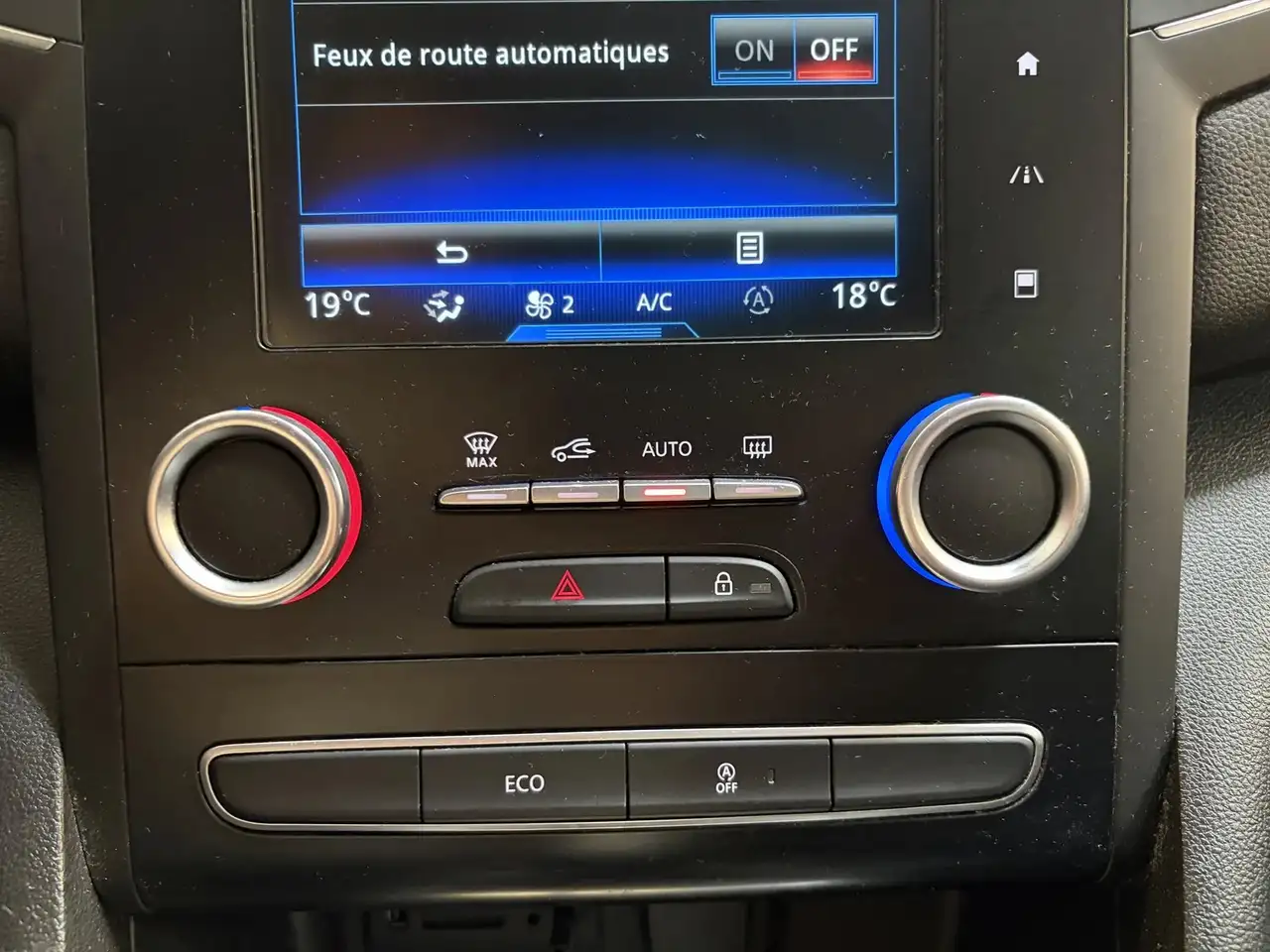 Renault Megane Coupé — photo 24