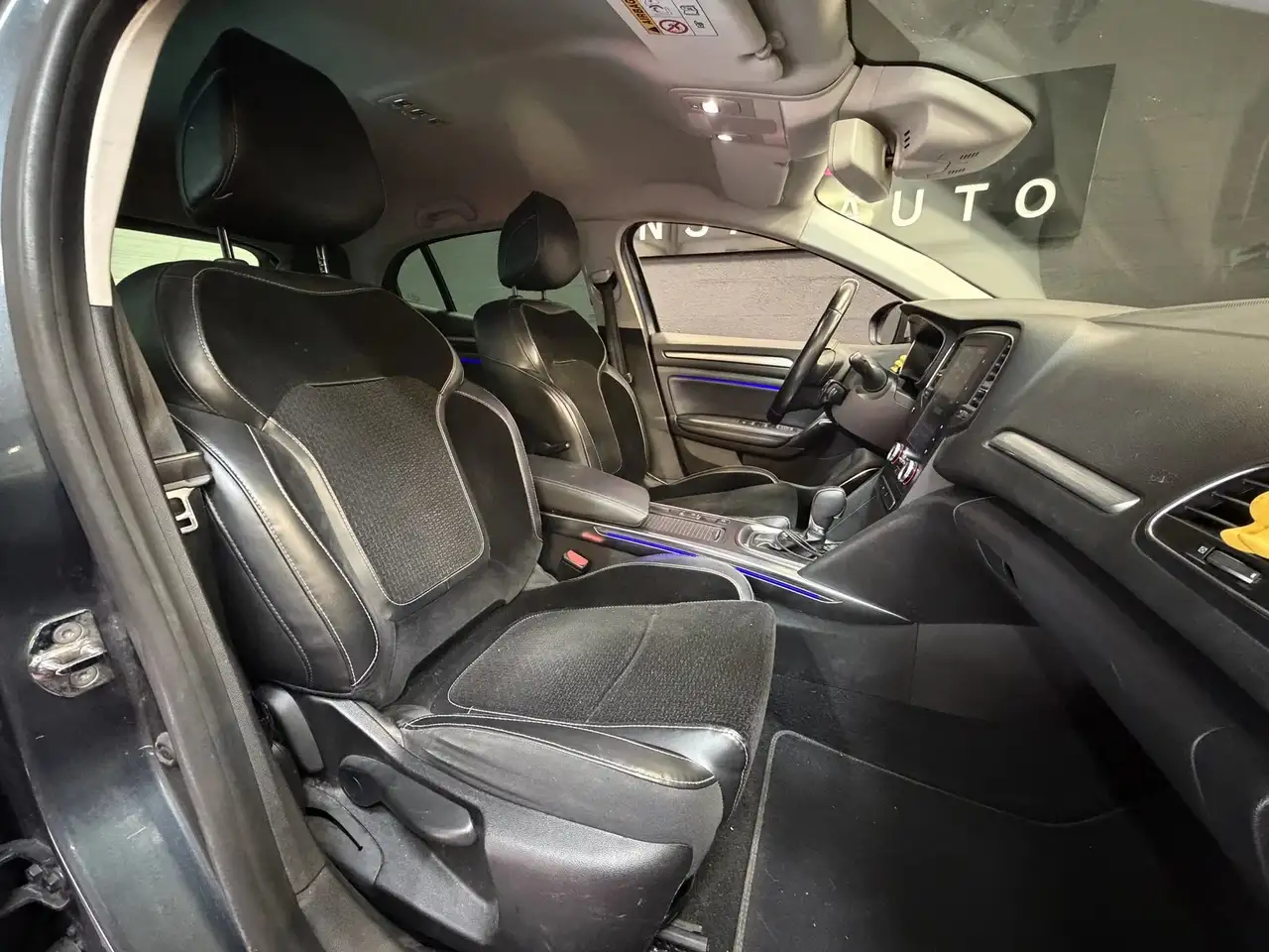 Renault Megane Coupé — photo 12