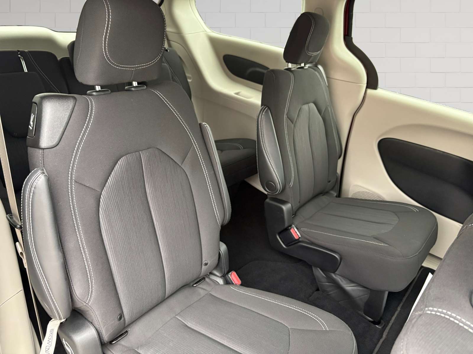 used 2023 Chrysler Grand Caravan car, priced at $35,384