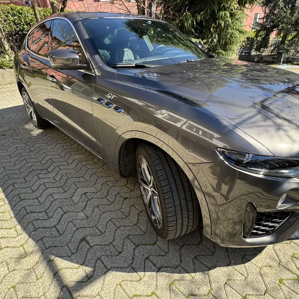 Maserati Levante 2023 — фото 11