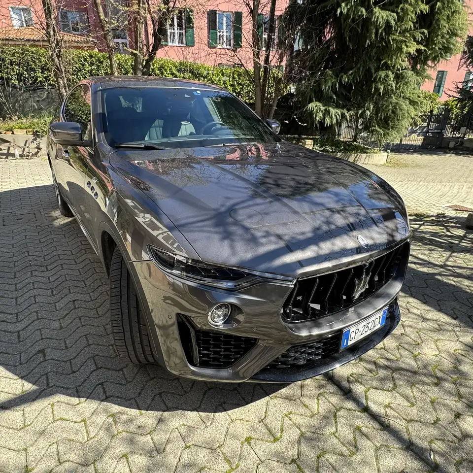 Maserati Levante 2023 — фото 8