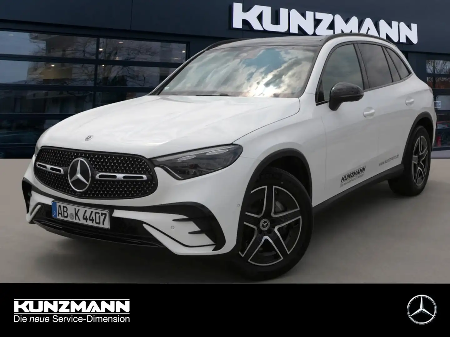 Mercedes-Benz GLC 200 d 4MATIC AMG Night Panorama AHK 360° Weiß - 1