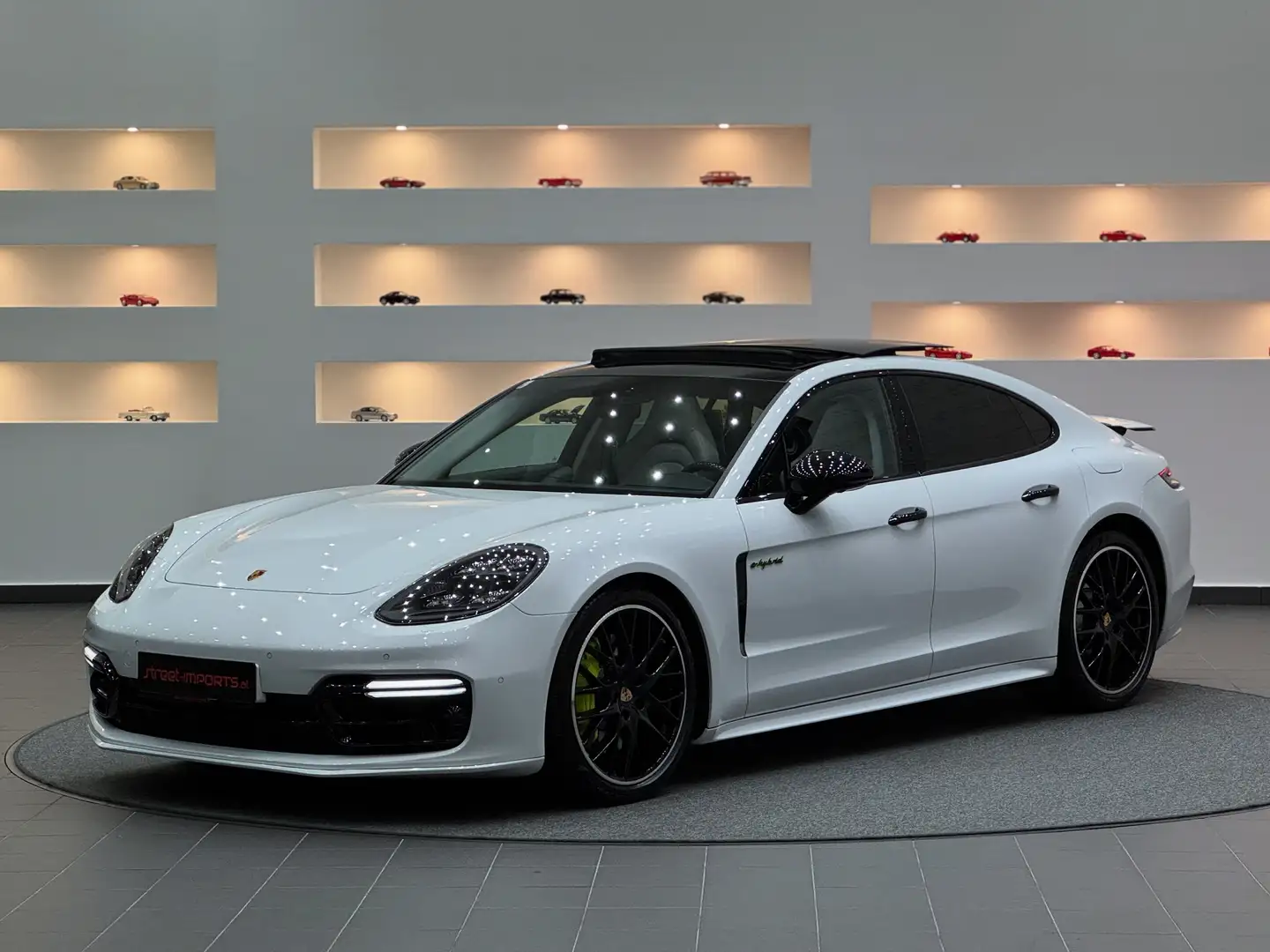 Porsche Panamera 4 E-Hybrid*SportDesignPaket*RearSeatEntertainment* Weiß - 1