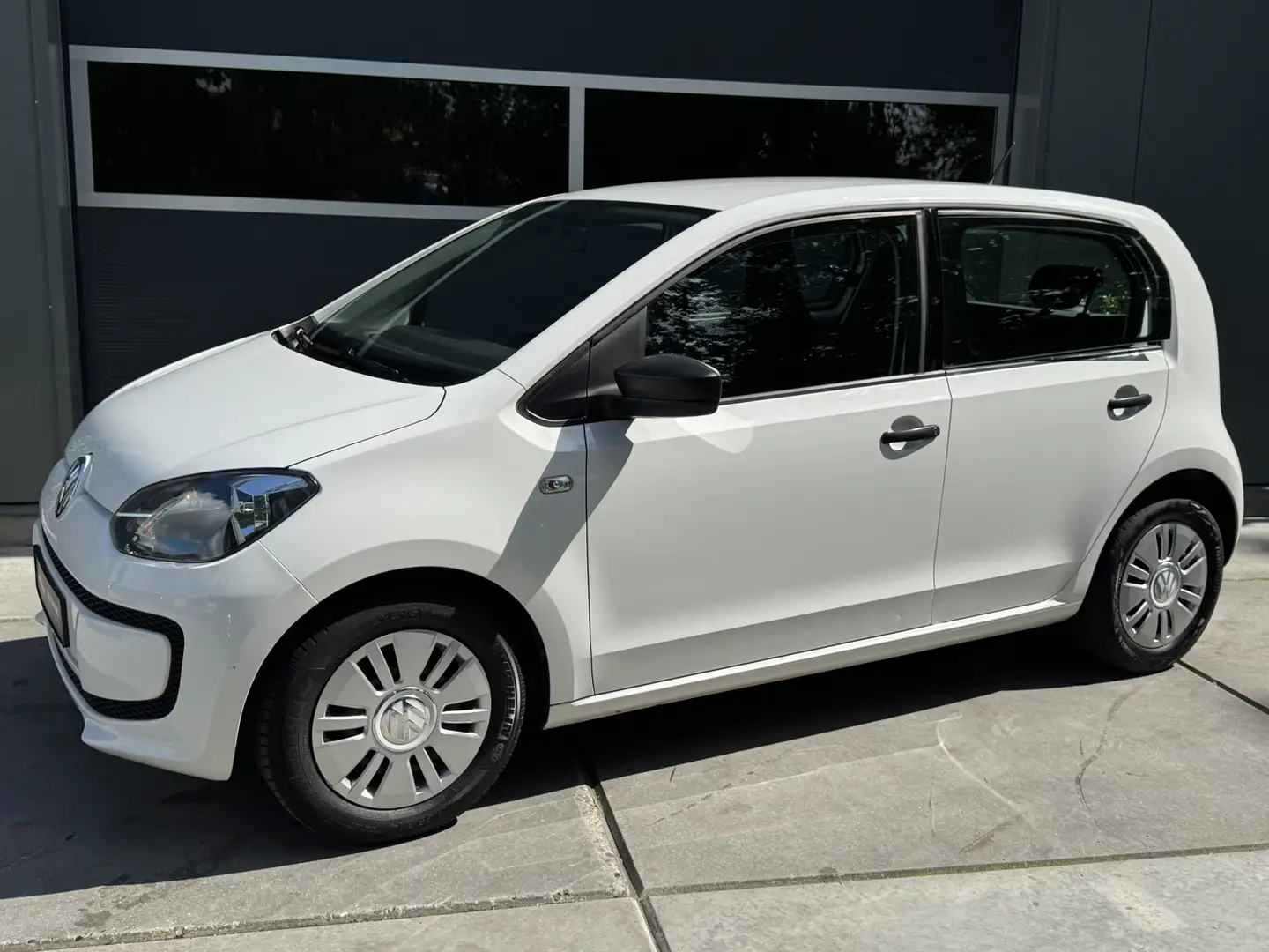 Volkswagen up! 1.0 take up! 60pk BlueMotion Airco Weiß - 2