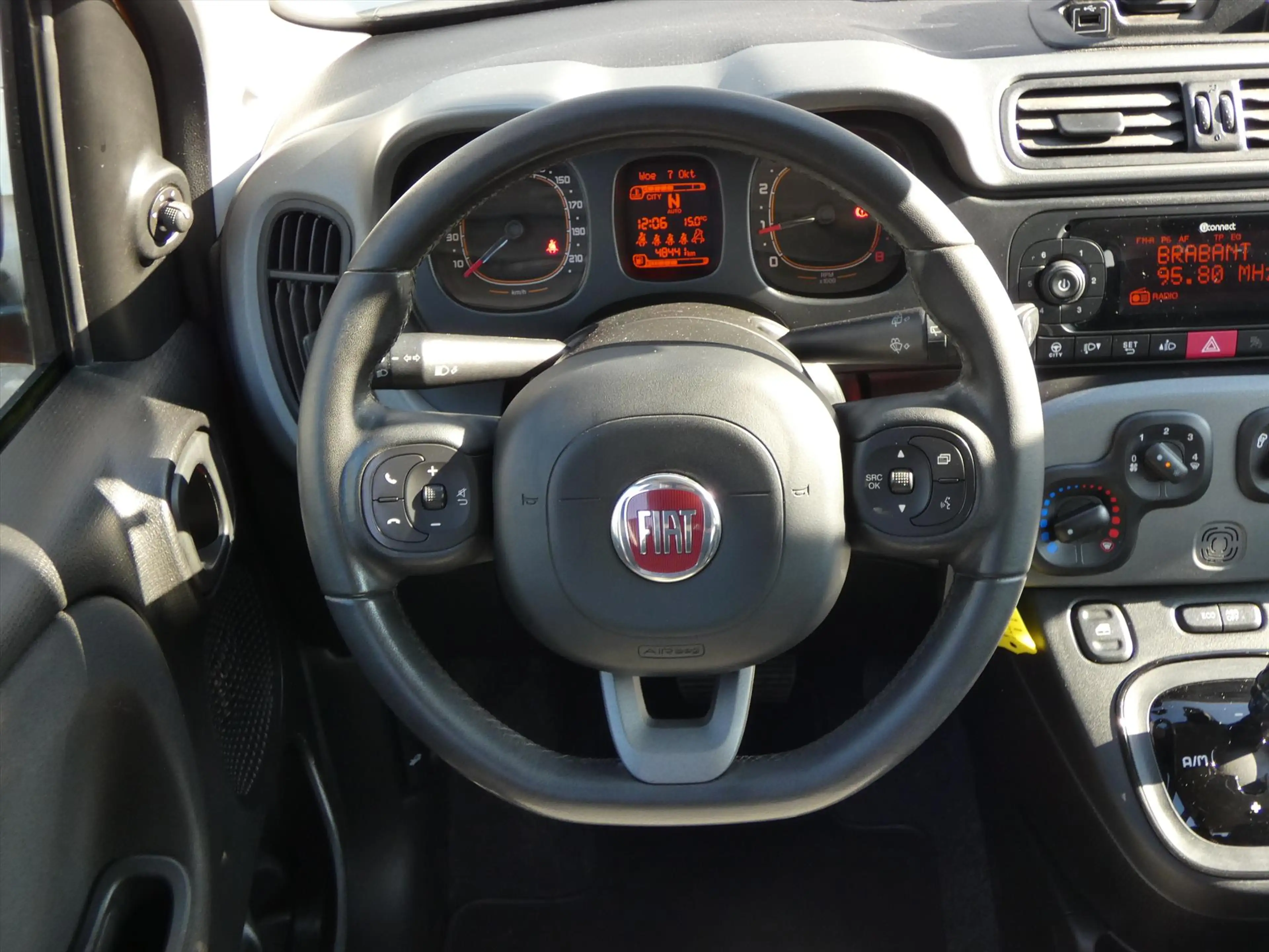 Fiat Panda TwinAir Turbo 80PK Dualogic Lounge / Uniek 48.000 — photo 13