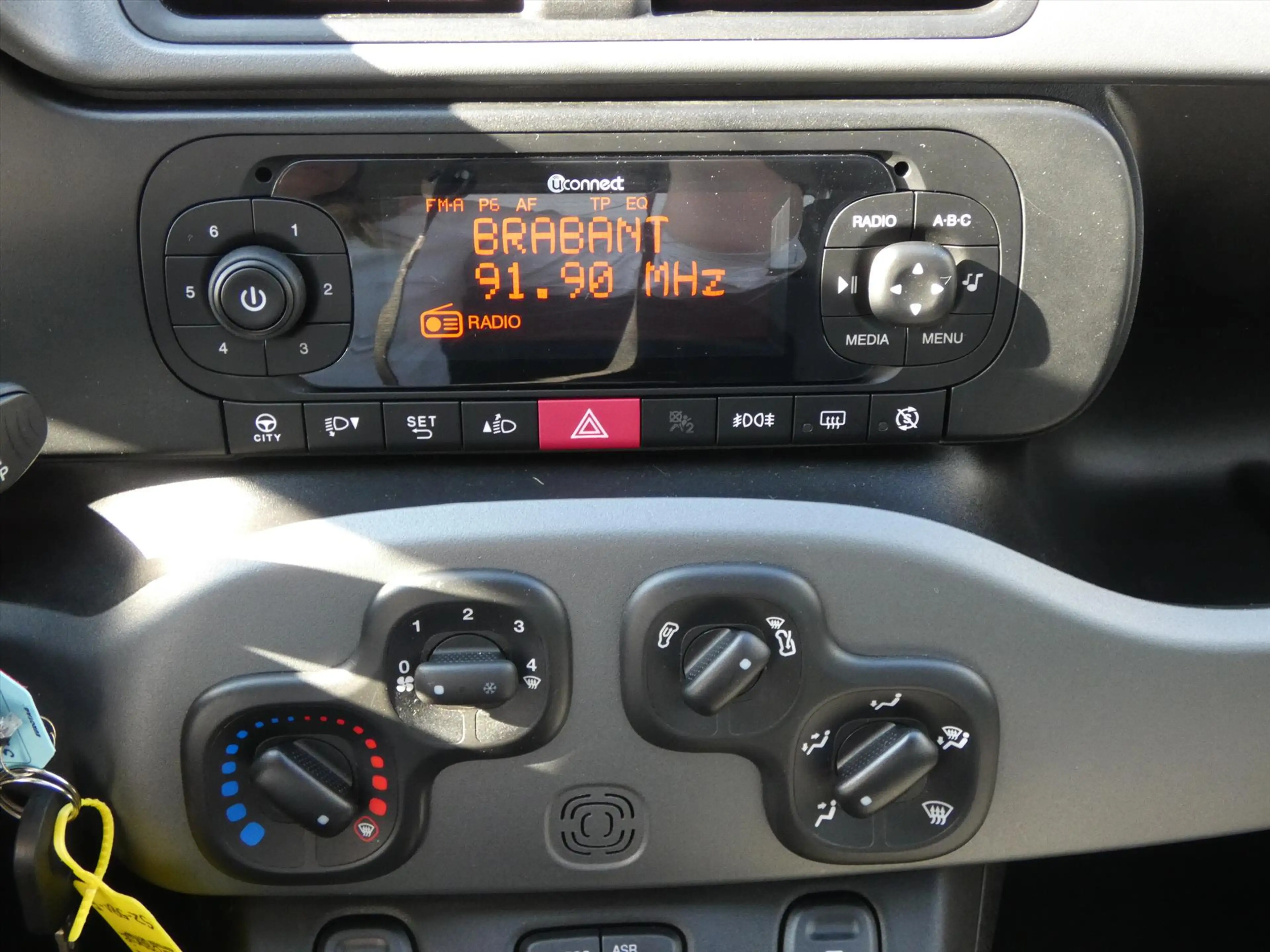Fiat Panda TwinAir Turbo 80PK Dualogic Lounge / Uniek 48.000 — photo 17