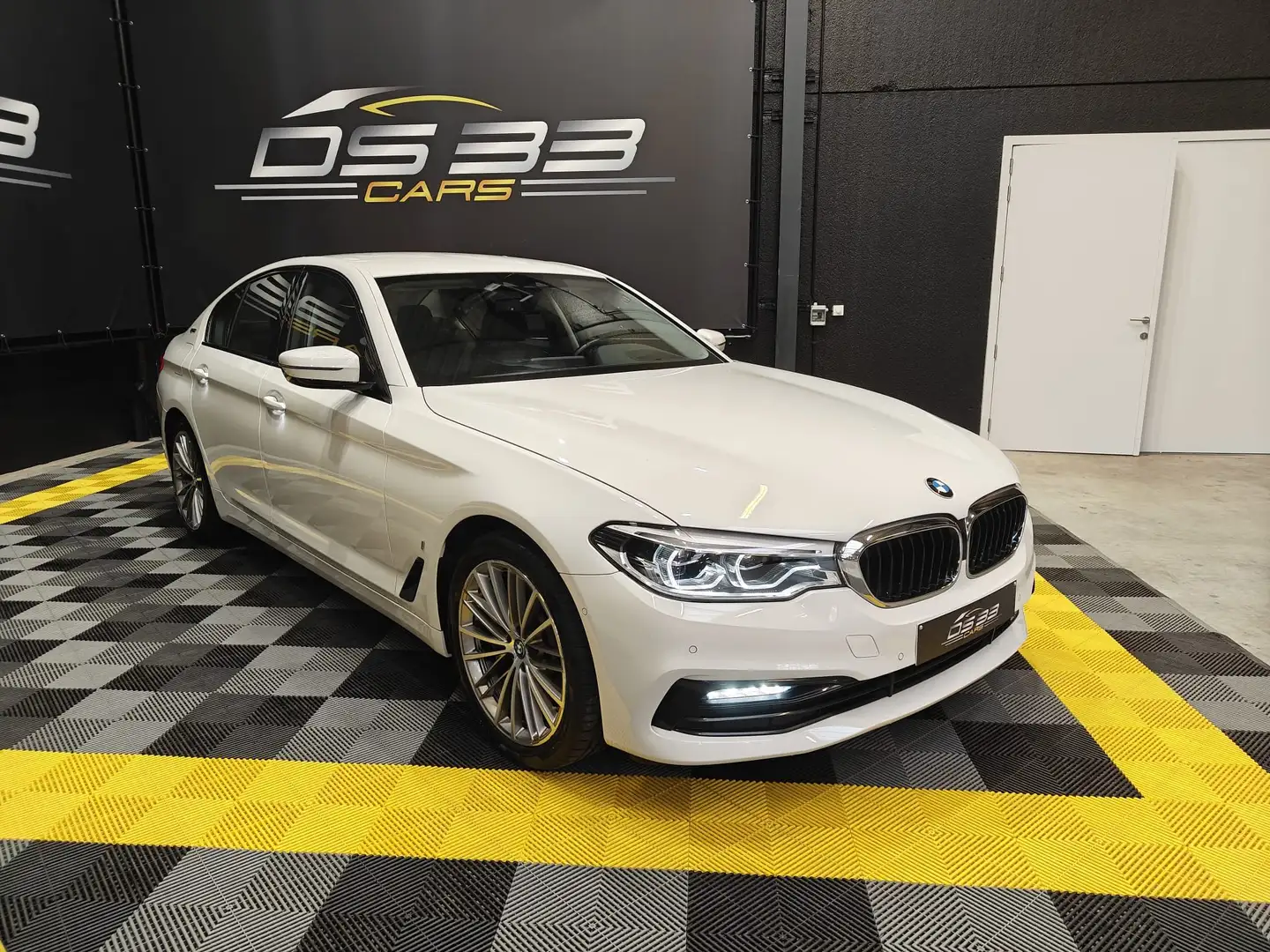 BMW 530 530e Sport/LED/HUD/Keyless/VerwLeder/Ambi/DodeHoek Biały - 2