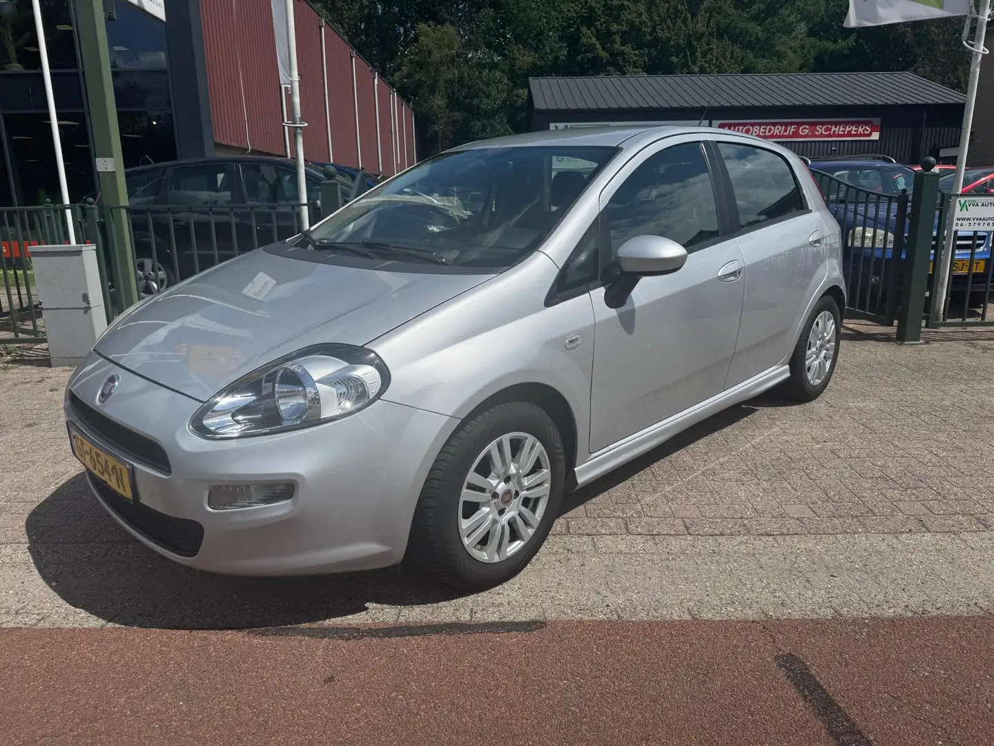 Fiat Punto Evo 1.3 DIESEL airco, elektr ramen, trekhaak, APK 03-2 Grijs - 1