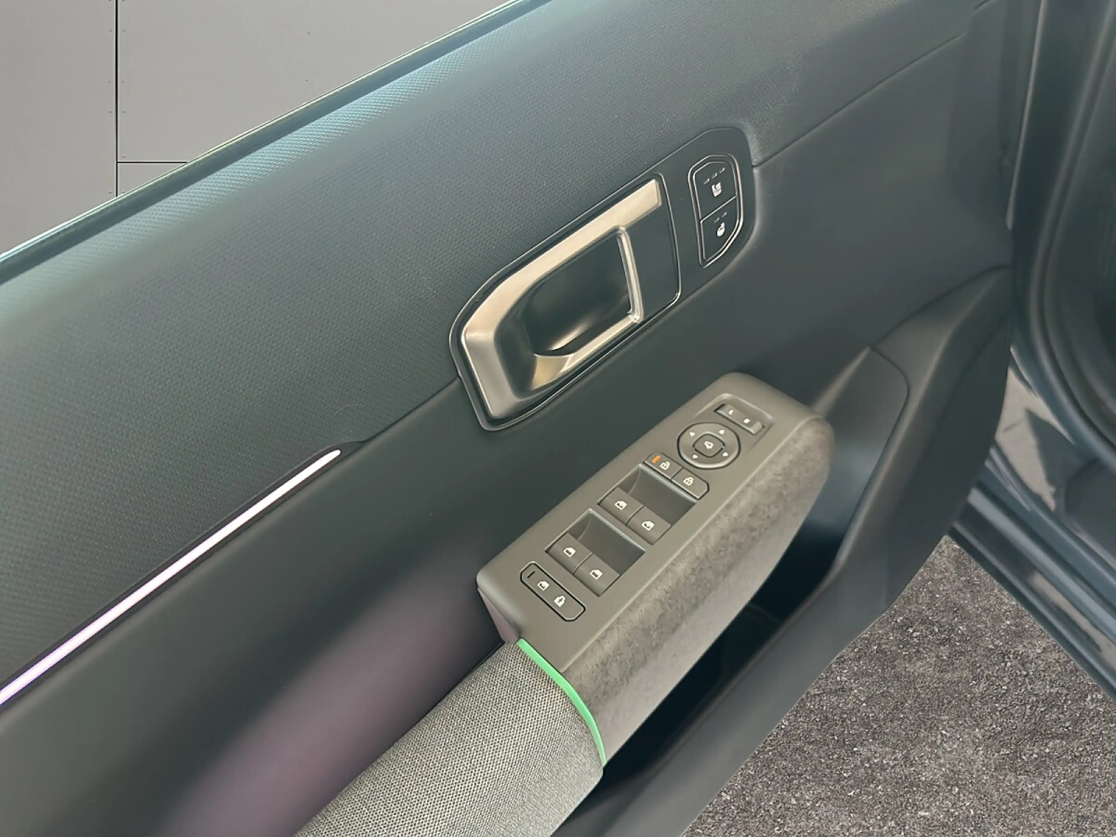 Kia EV4 HB FWD 81,4kWh Earth Plus — photo 9