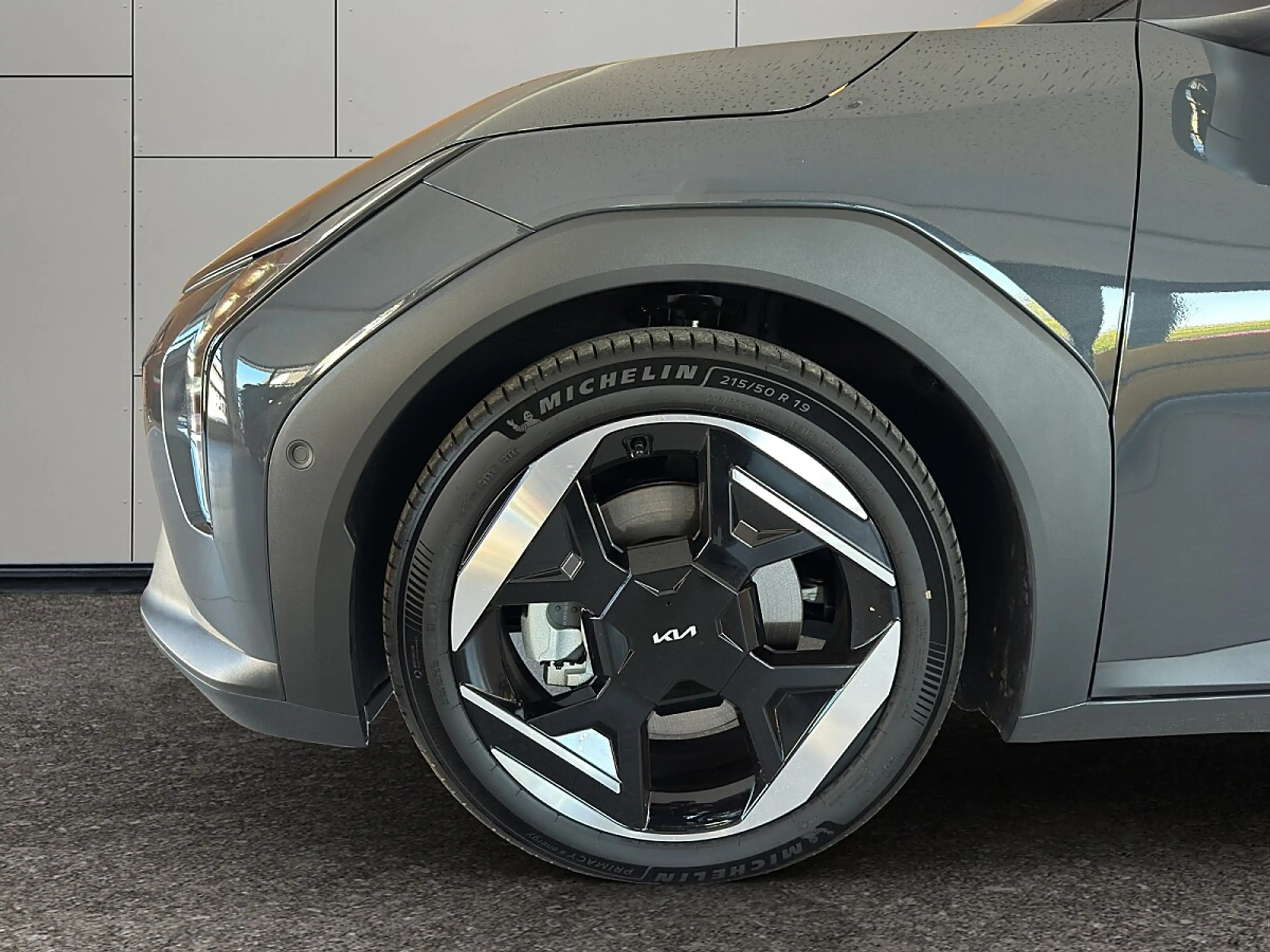 Kia EV4 HB FWD 81,4kWh Earth Plus — photo 6