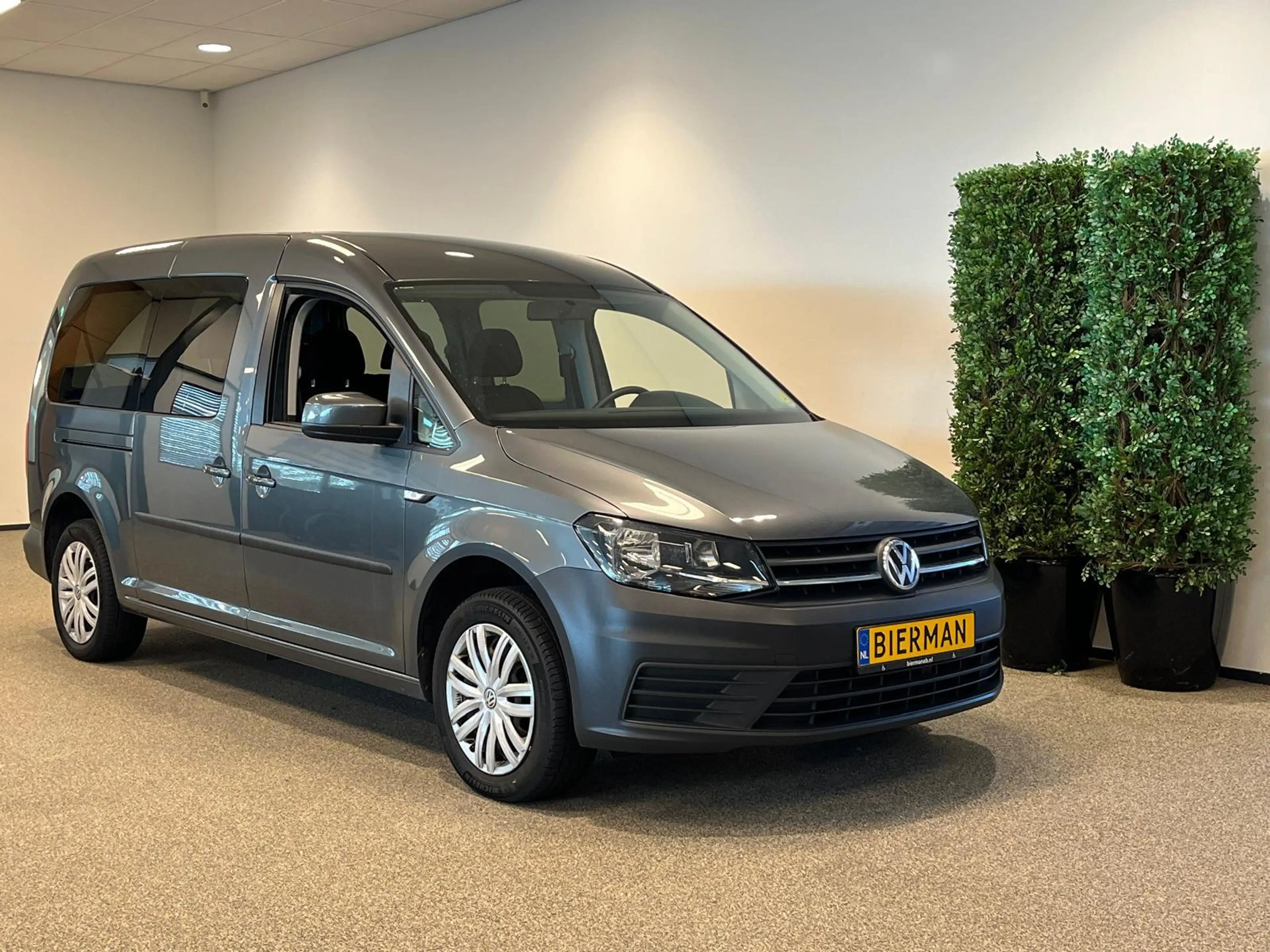 Volkswagen Caddy Maxi Rolstoelauto 5+1 incl. bodyguard + lier — photo 14