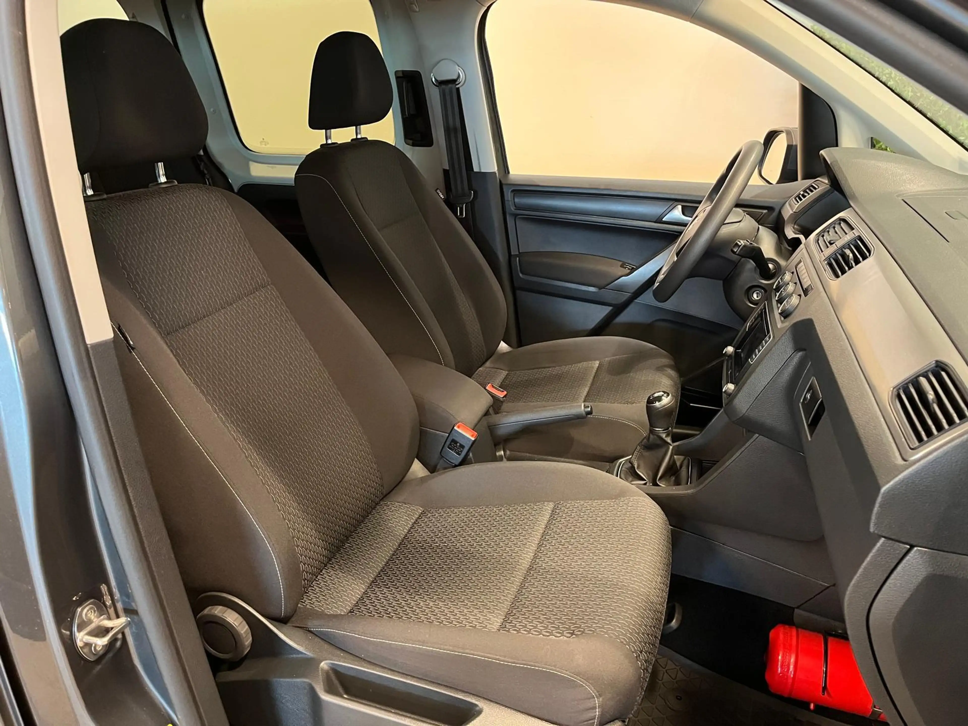 Volkswagen Caddy Maxi Rolstoelauto 5+1 incl. bodyguard + lier — photo 15