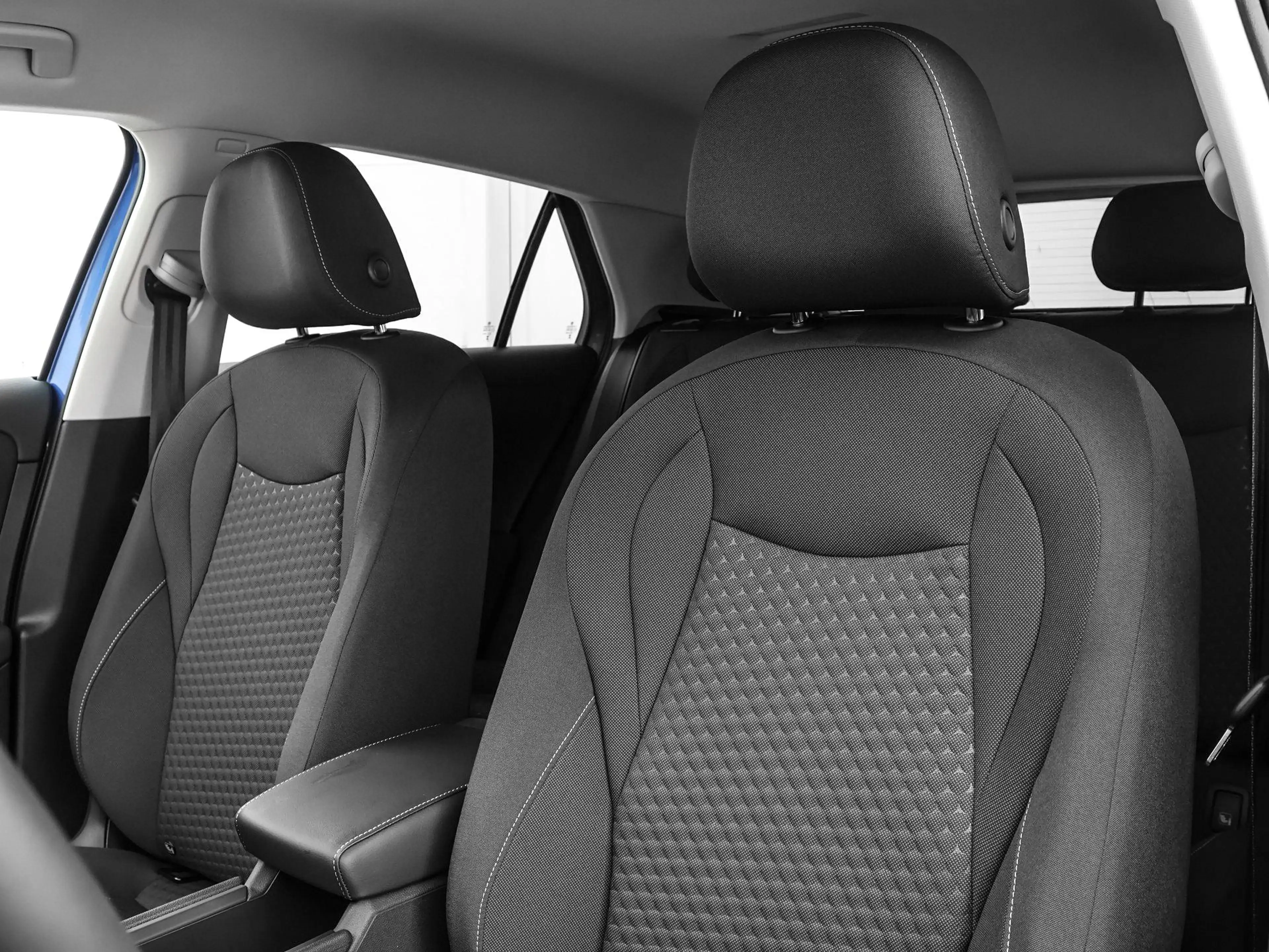 Volkswagen T-Roc Life First Edition 1.5 eTSI 116 PK 7 versn. DSG · — photo 4