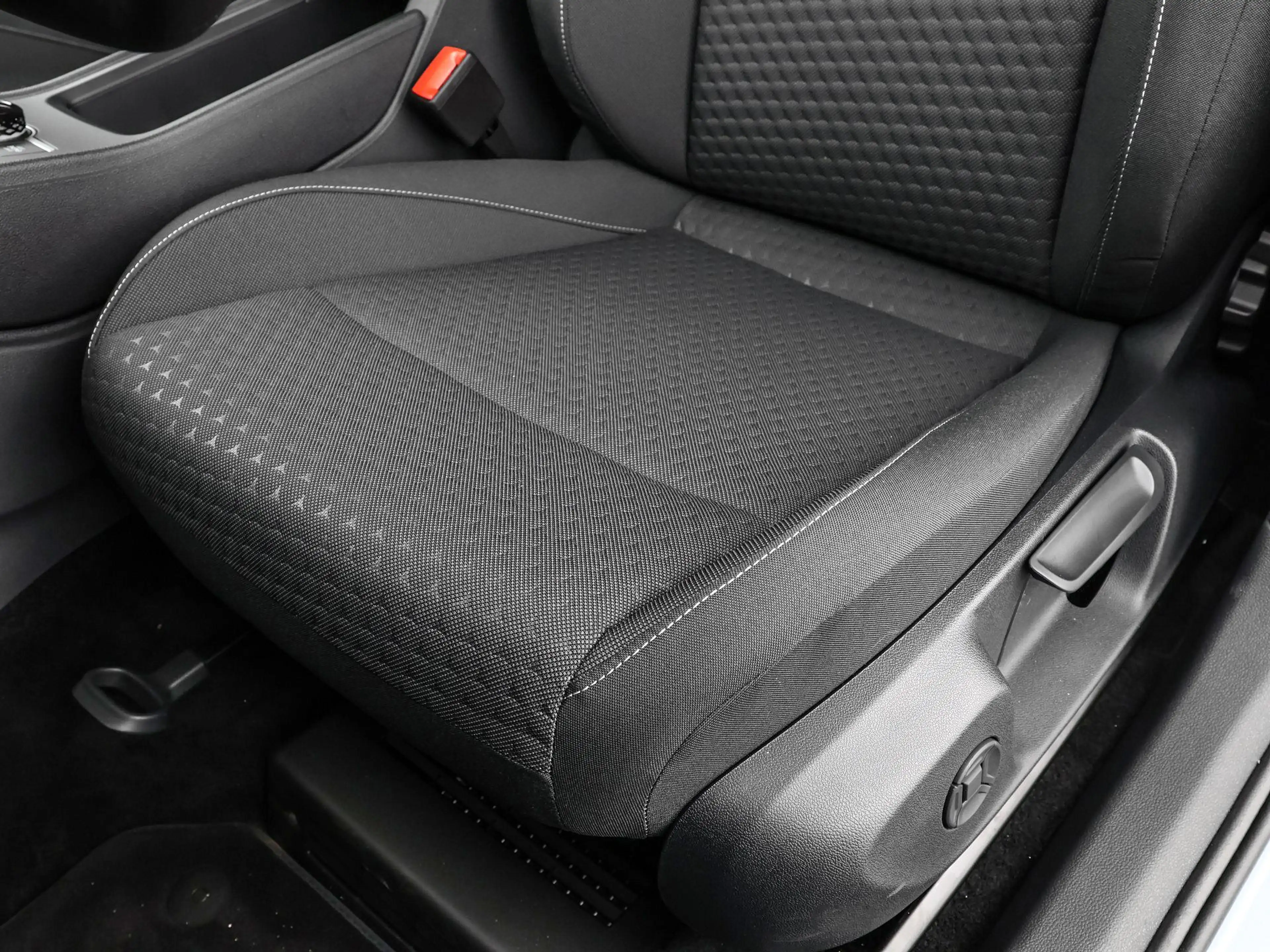 Volkswagen T-Roc Life First Edition 1.5 eTSI 116 PK 7 versn. DSG · — photo 11