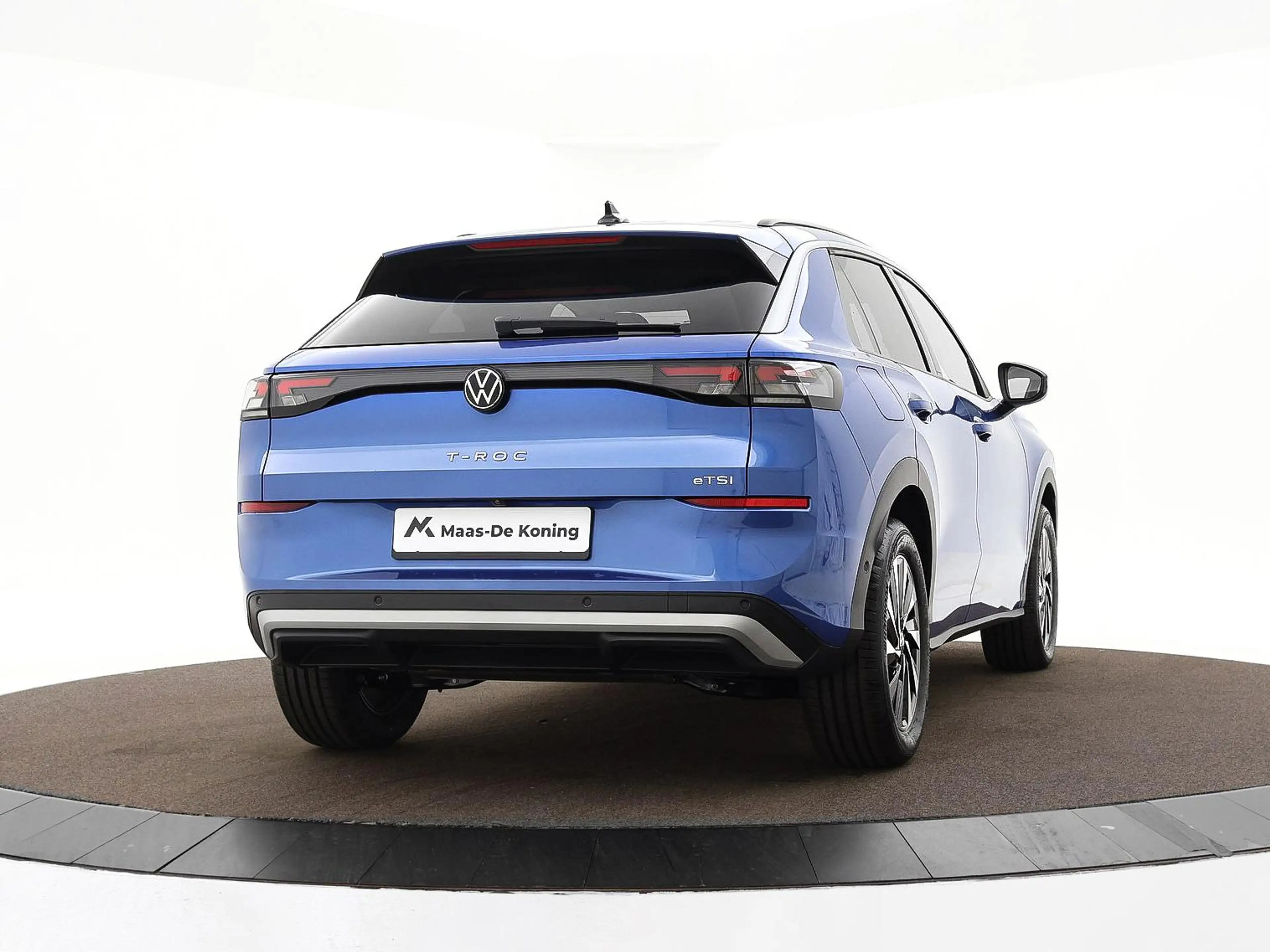 Volkswagen T-Roc Life First Edition 1.5 eTSI 116 PK 7 versn. DSG · — photo 2