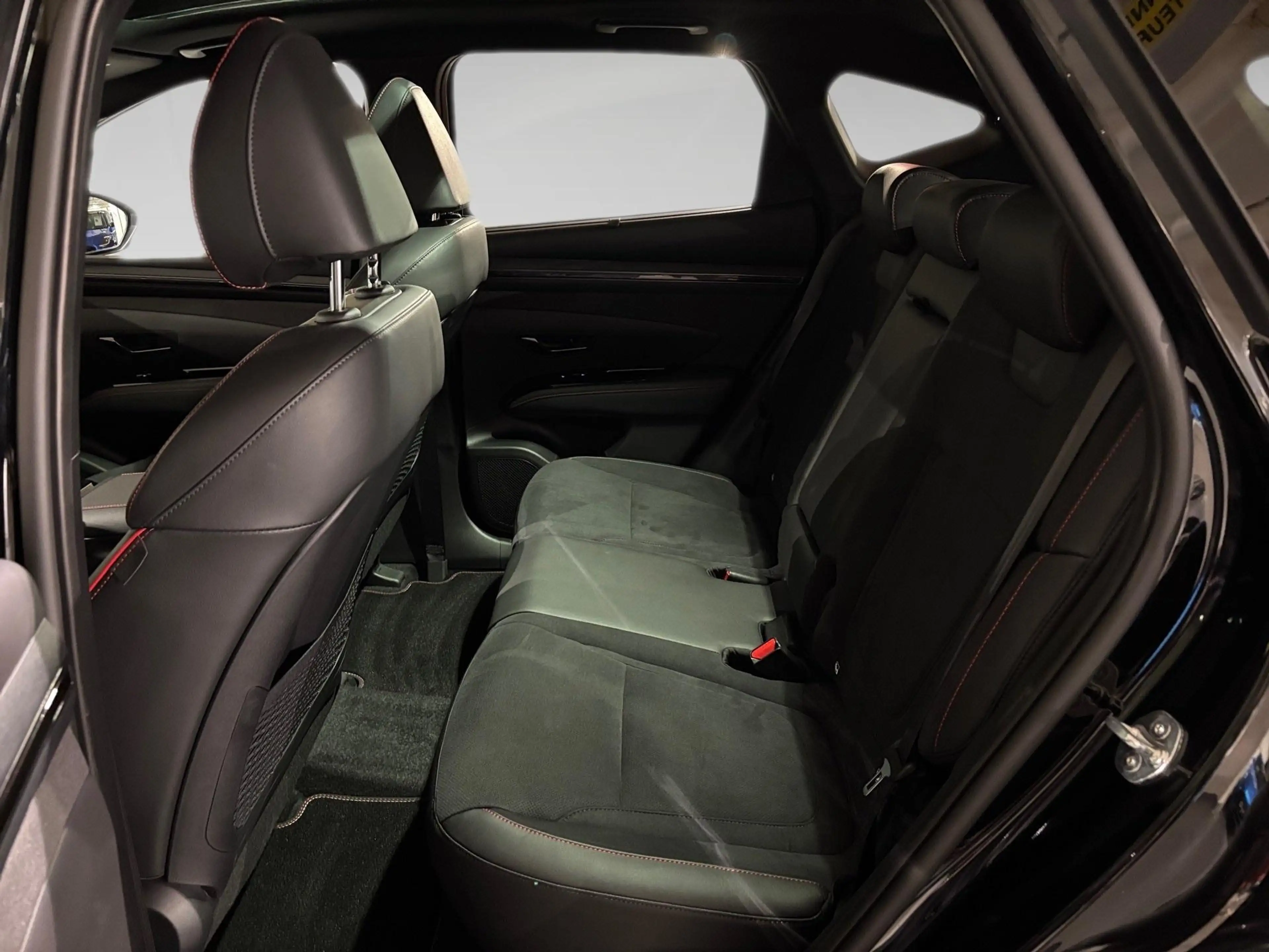Hyundai TUCSON 1.6 N LINE PLUG IN HYBRID — photo 11
