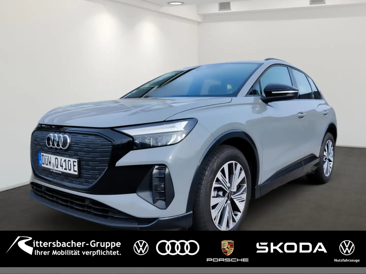 Audi Q4 e-tron Q4 50 e-tron quattro Pano MMI Navi AHK Optikpak. Сірий - 1