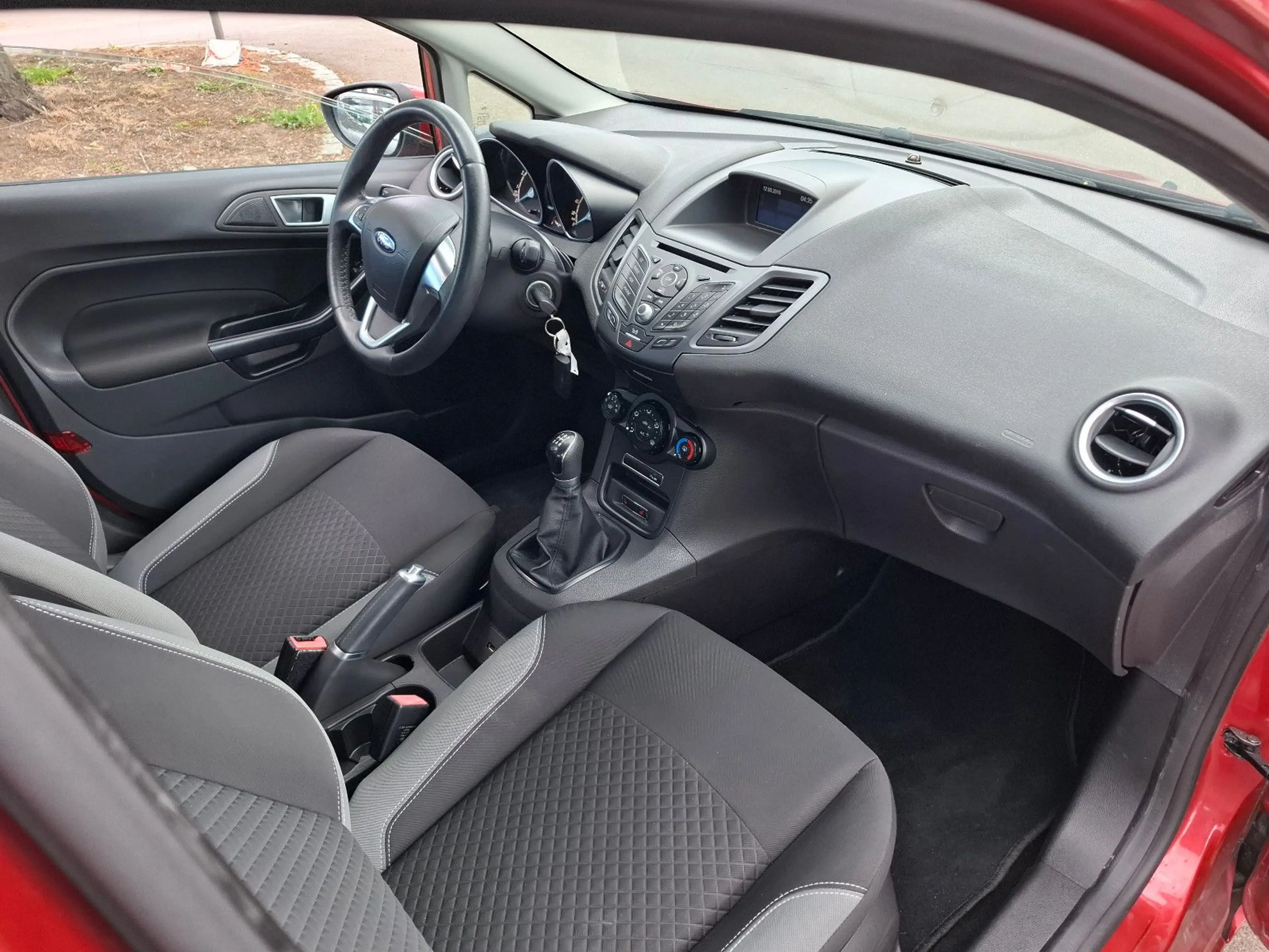 Ford Fiesta Titanium*Euro-6*PDC-V-H*Tüv-Neu* — photo 13