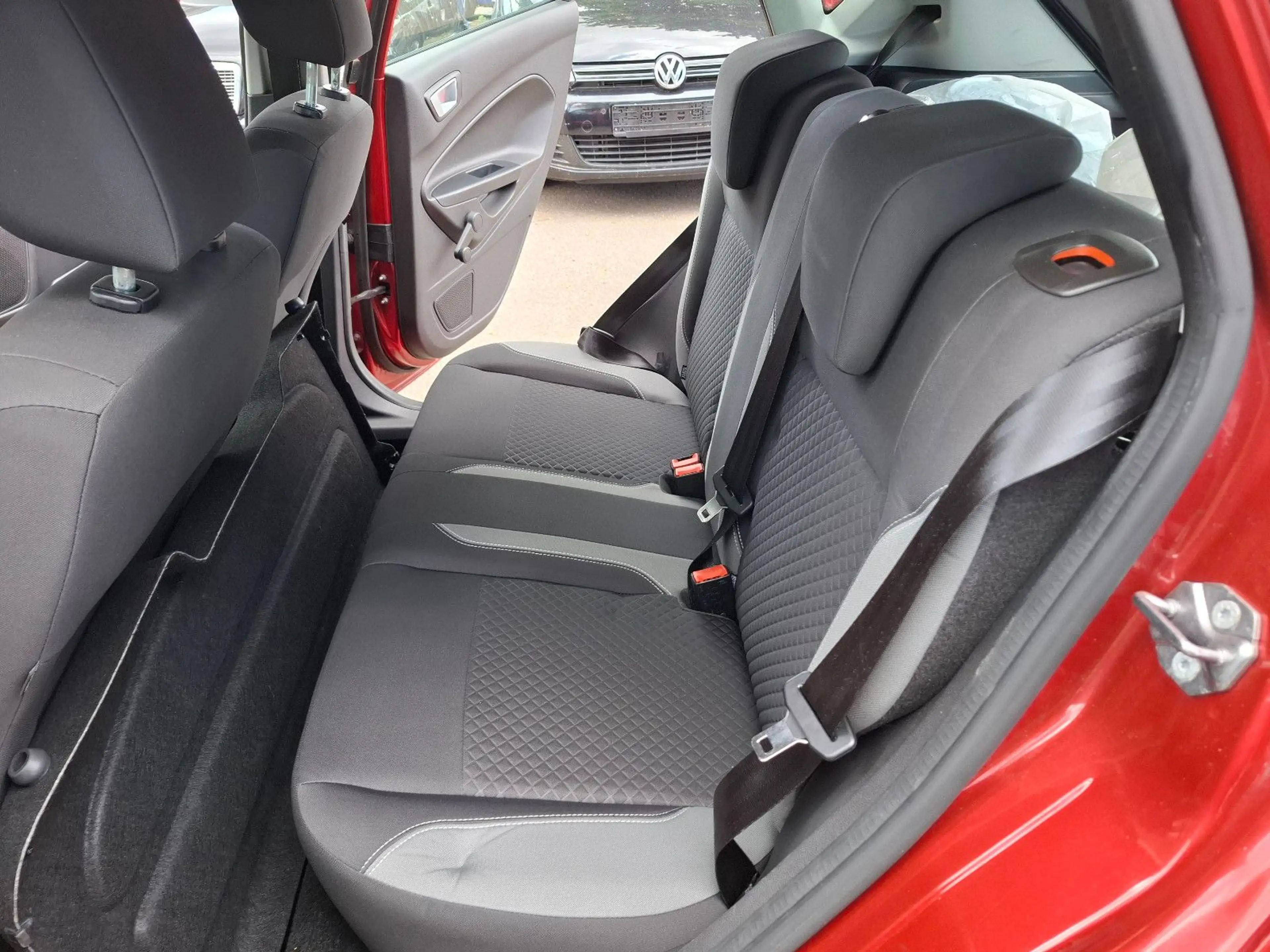 Ford Fiesta Titanium*Euro-6*PDC-V-H*Tüv-Neu* — photo 15