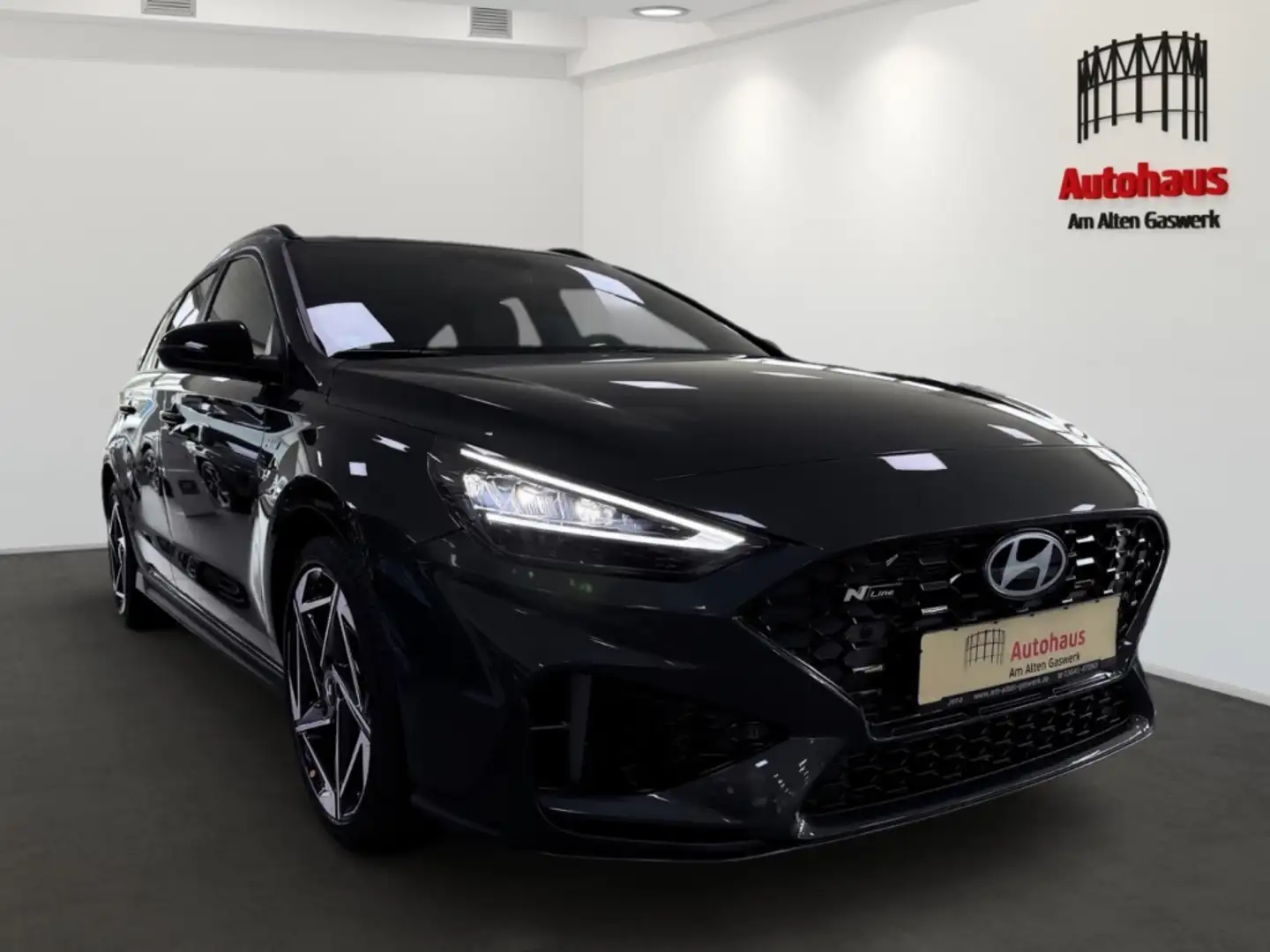 Hyundai i30 N-LINE KOMBI AUTOMAT+NAVI+EL.SITZE+KAMERA+SITZHZG Grün - 2