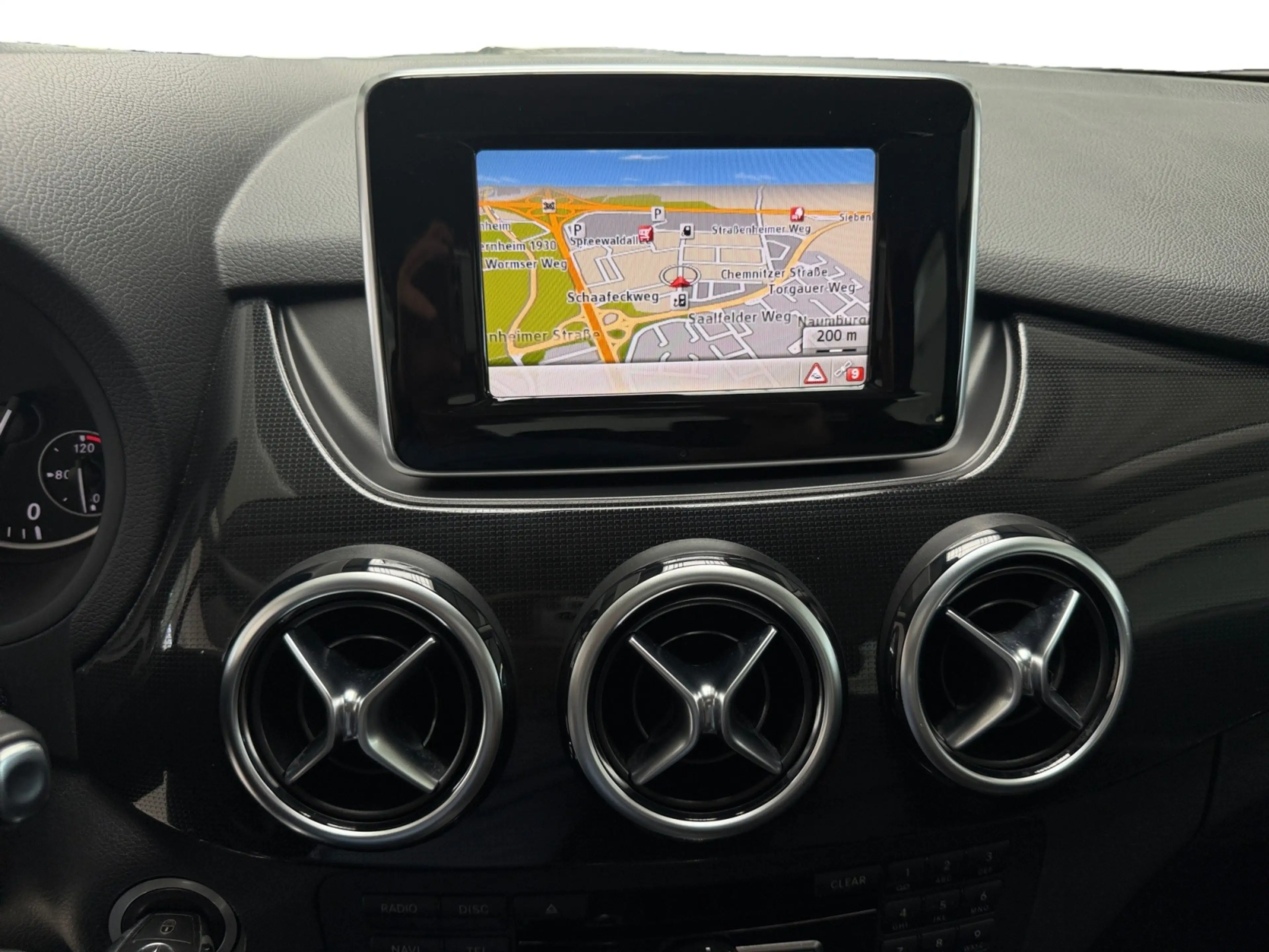 Mercedes-Benz B 180 AUTOMAT KLIMA+LEDER+NAVI+AKTIVPARK+1HD+TÜV — photo 11
