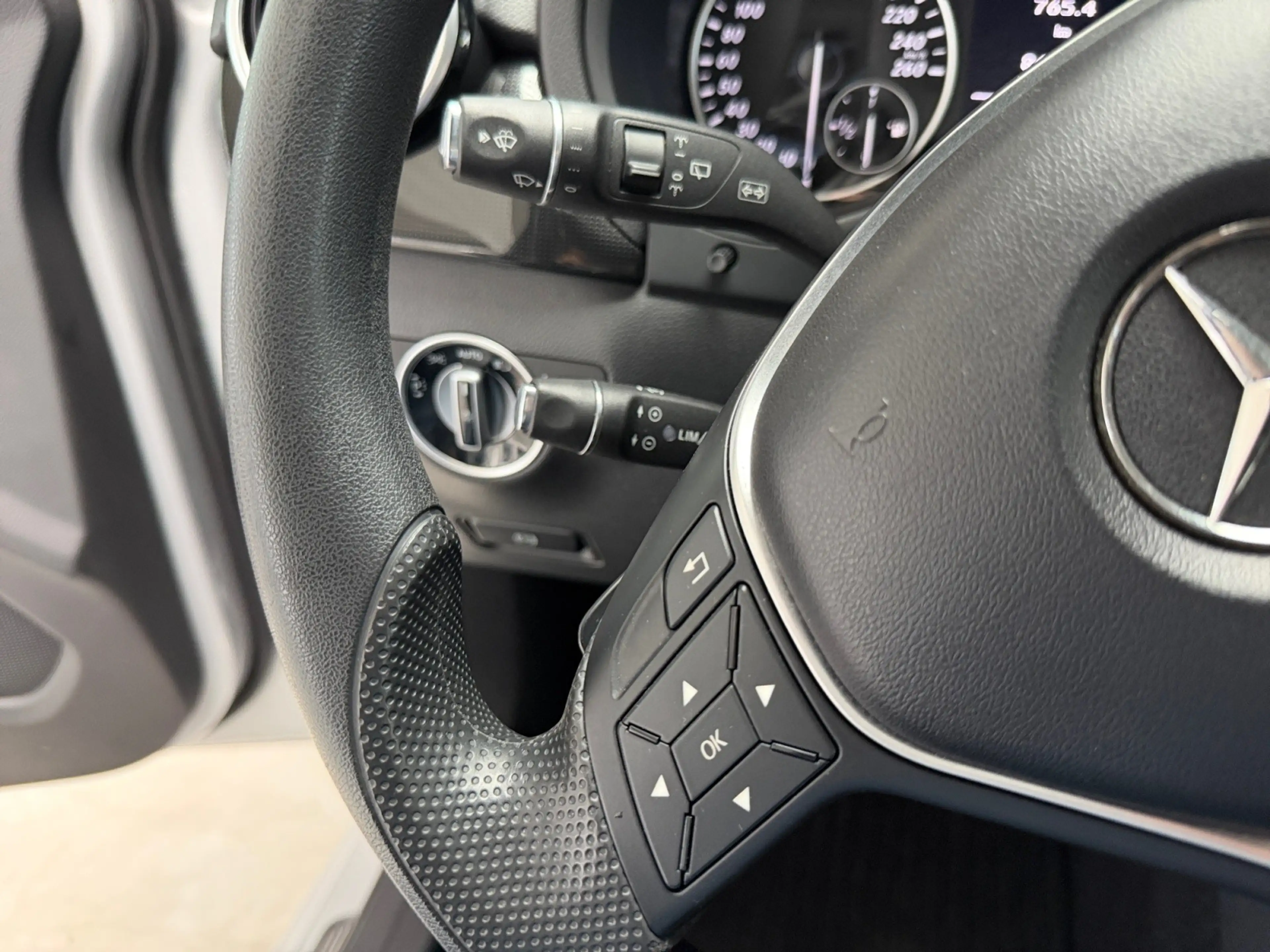 Mercedes-Benz B 180 AUTOMAT KLIMA+LEDER+NAVI+AKTIVPARK+1HD+TÜV — photo 12