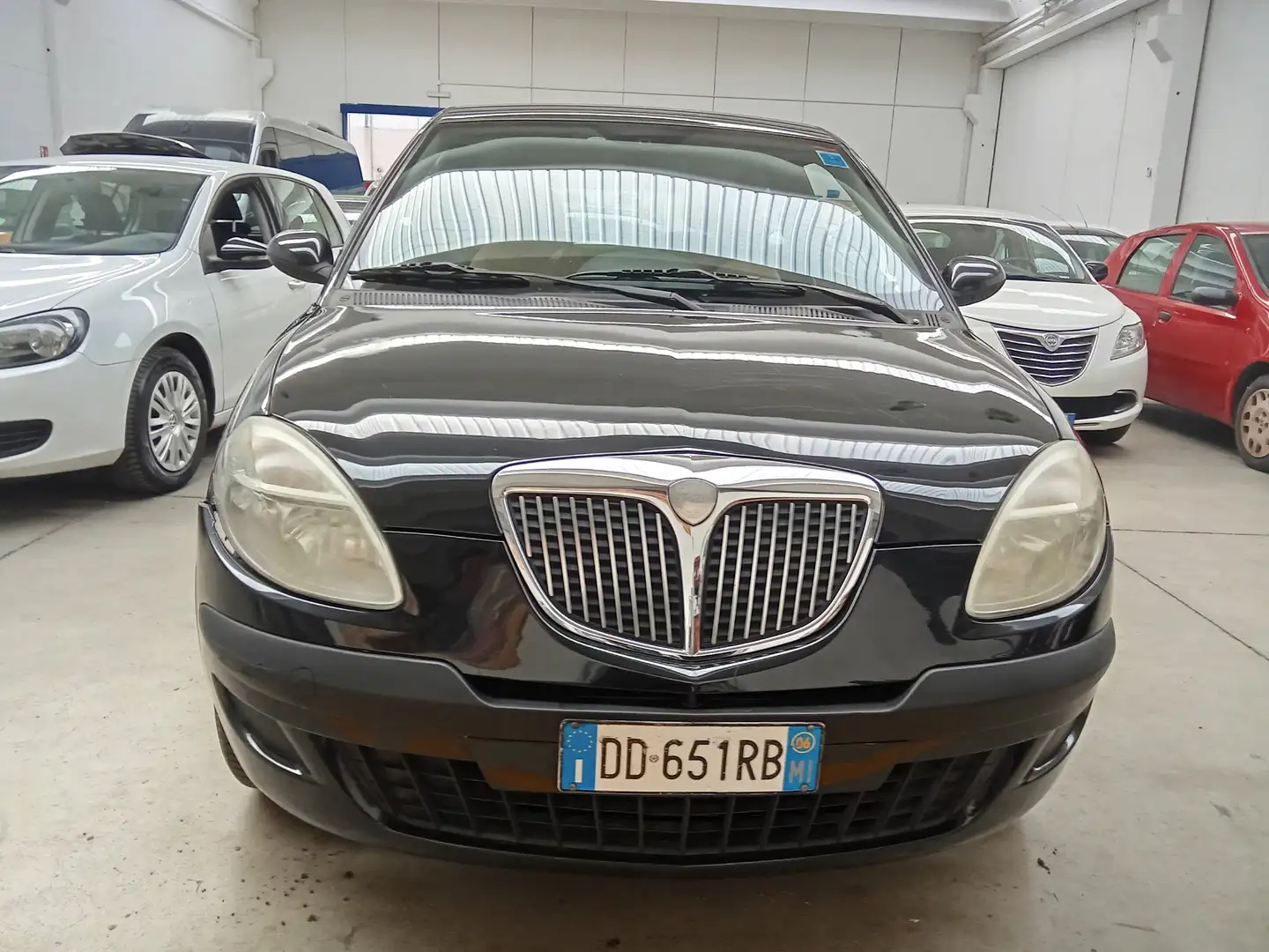 Lancia Ypsilon 1.2 NEOPATENTATI Nero - 2