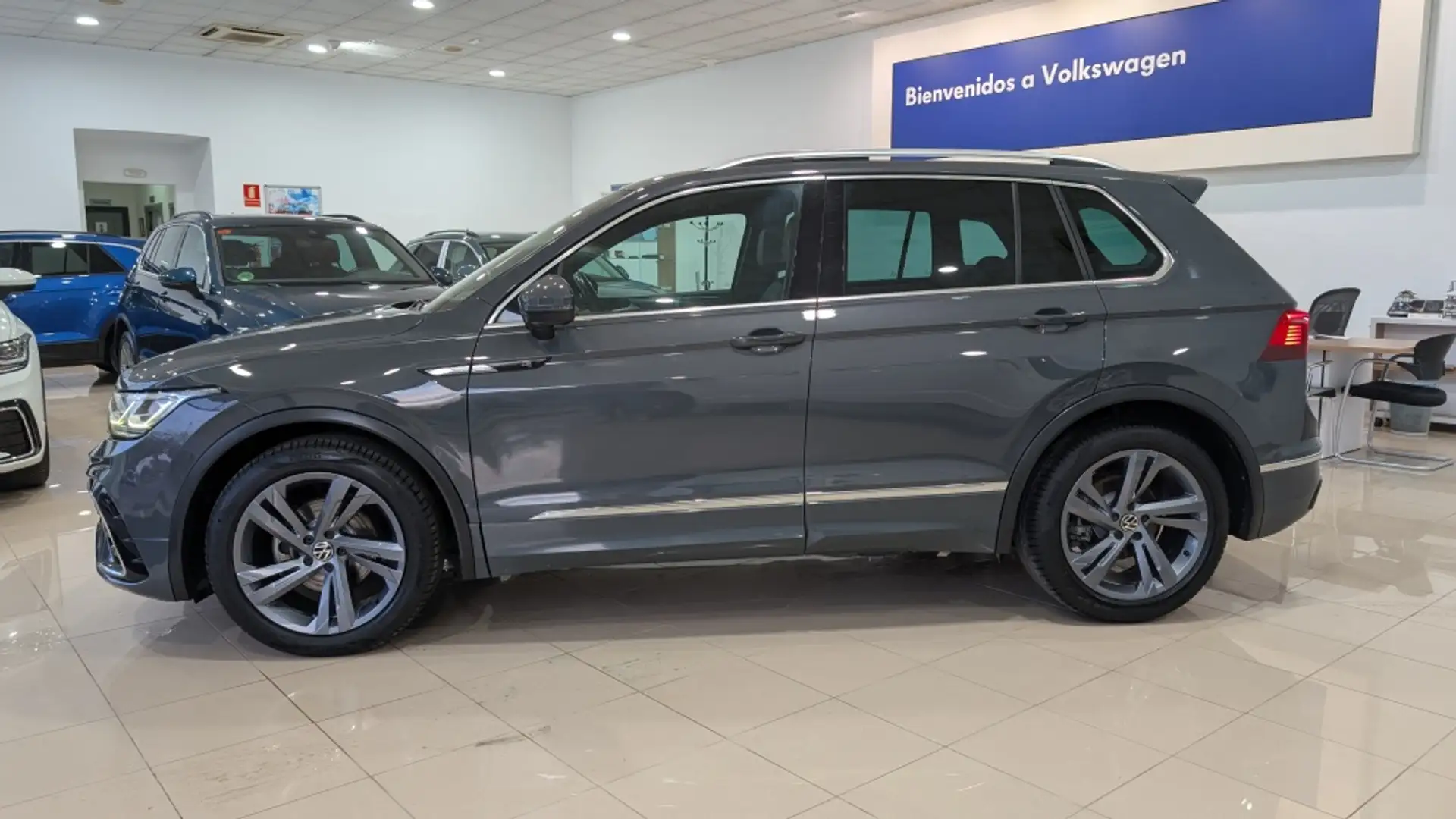 Volkswagen Tiguan 2.0TDI R-Line DSG 110kW Gris - 2
