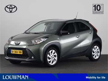 1.0 VVT-i S-CVT first Limited | Stoelverwarming |