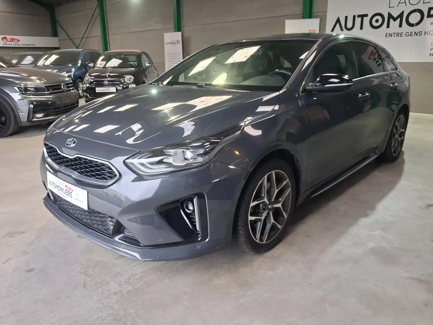 Kia ProCeed / pro_cee'd ProCeed 1.6 CRDi GT-Line Cuir,Gps,Caméra,Full ! Grijs - 1