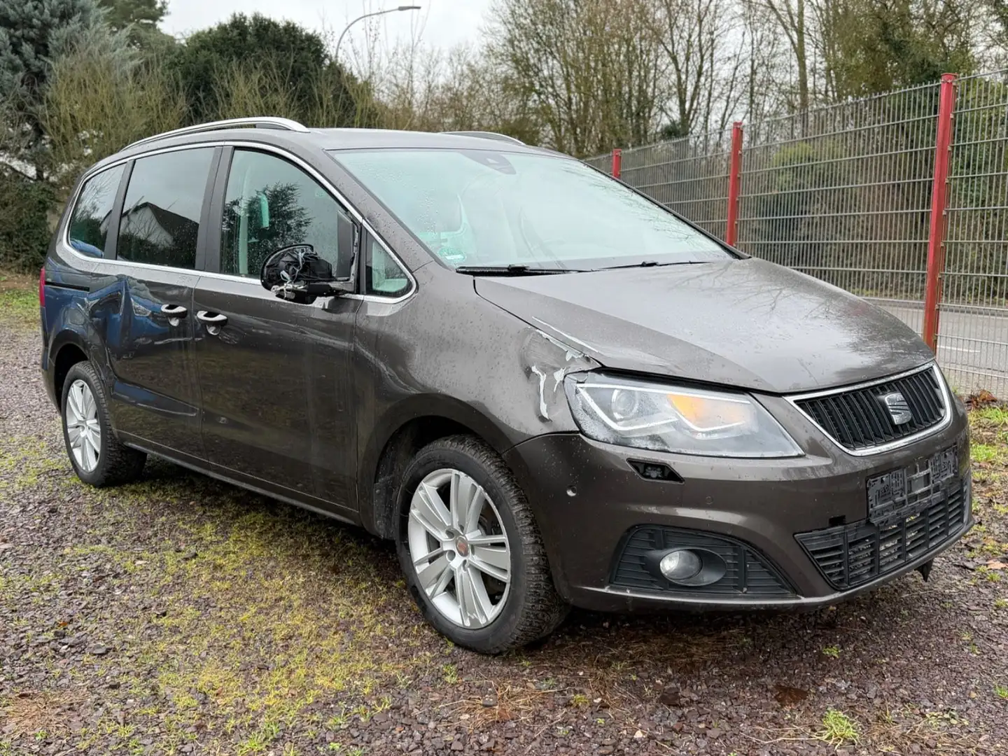SEAT Alhambra 2.0 TDi Unfallfahrzeug Brun - 2
