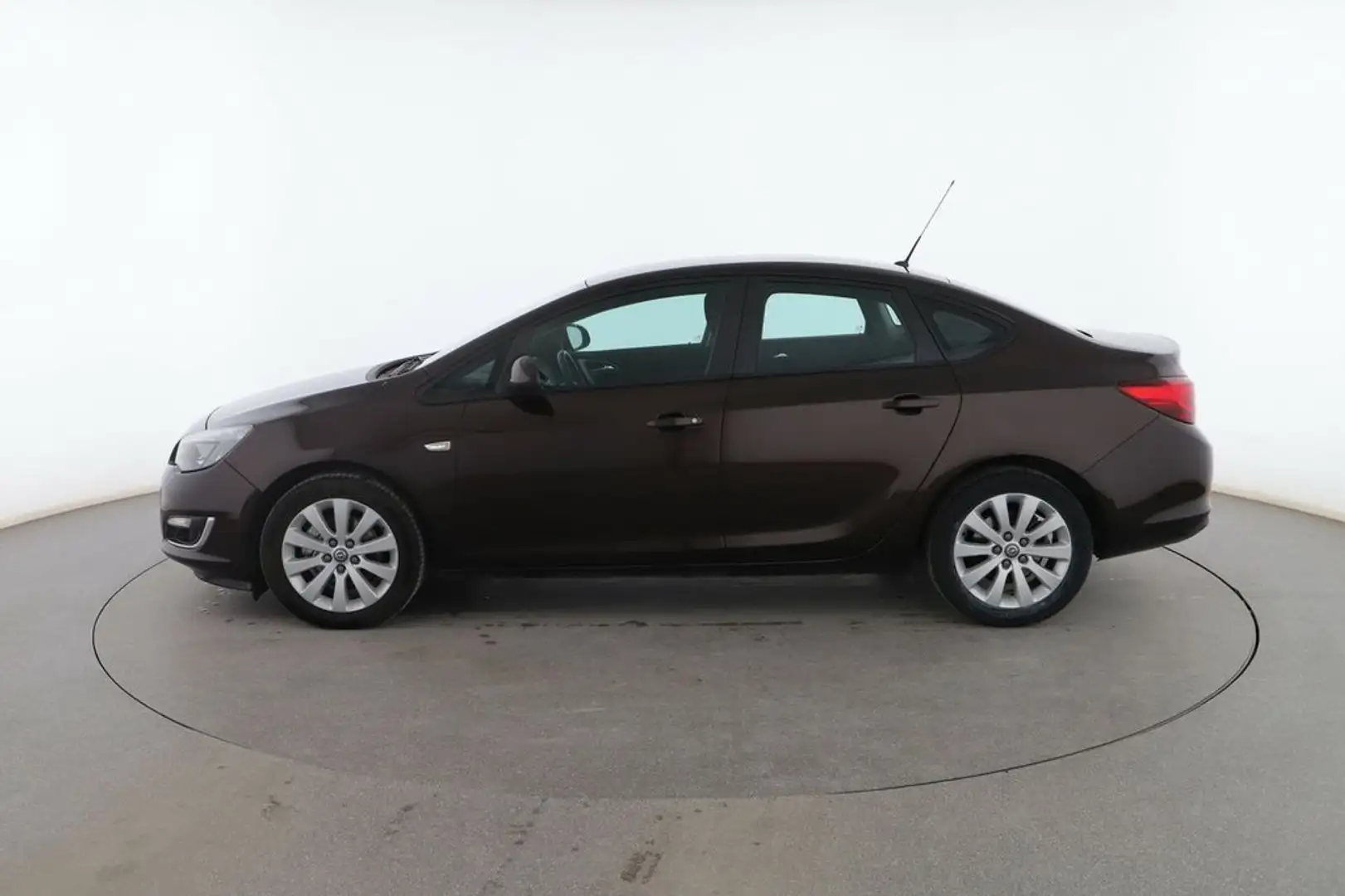 Opel Astra 1.6 CDTI DPF Excellence Marrón - 2
