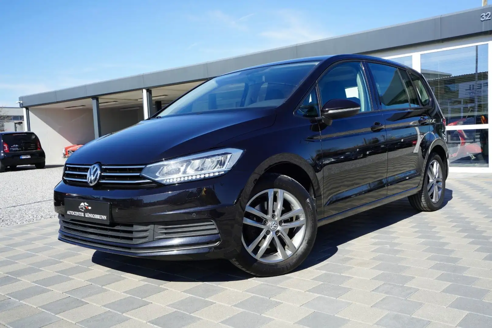 Volkswagen Touran 1.6 TDI Trendline*AHK*Navi*Tempo*7 Sitze* Schwarz - 1