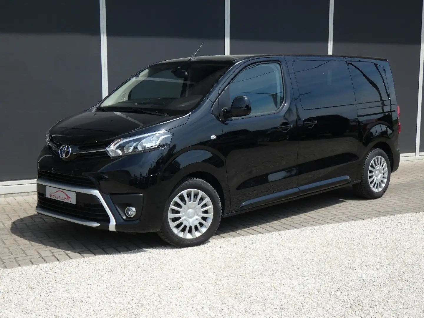 Toyota Proace Verso 144pk MWB Shuttle 9PL Trekhaak +Camera +GPS Noir - 1