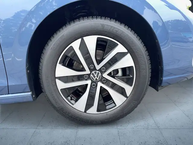 Volkswagen Golf view 8