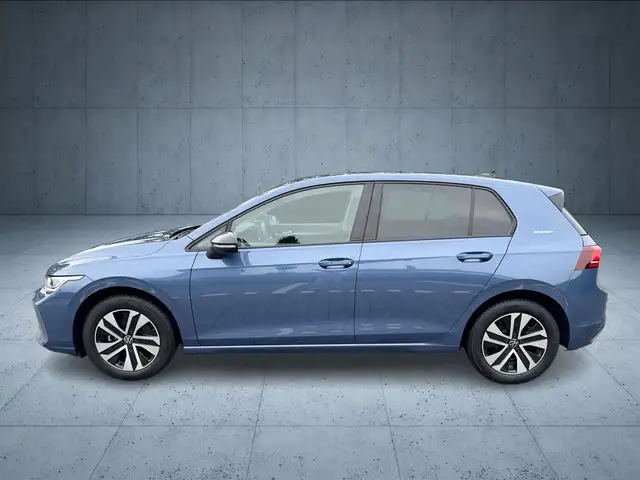 Volkswagen Golf view 3