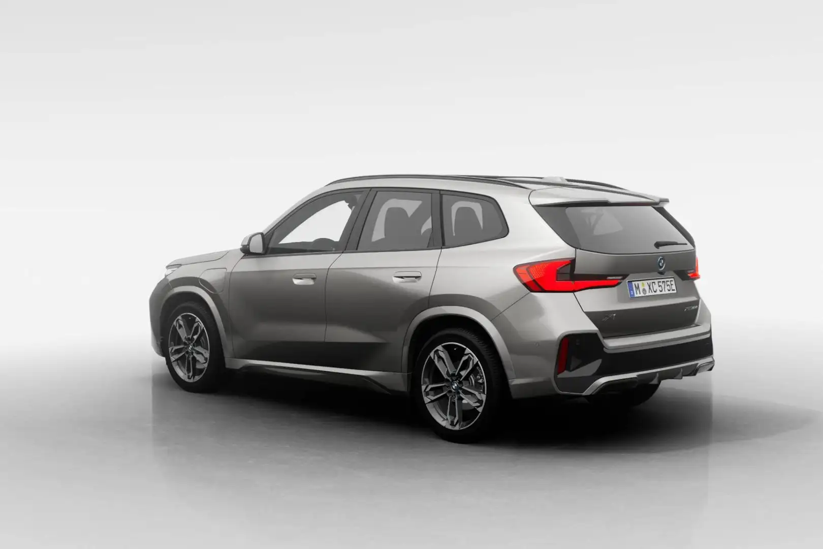 BMW X1 xDrive25e | M Sport | Premium Pack | Comfort Pack Zilver - 2